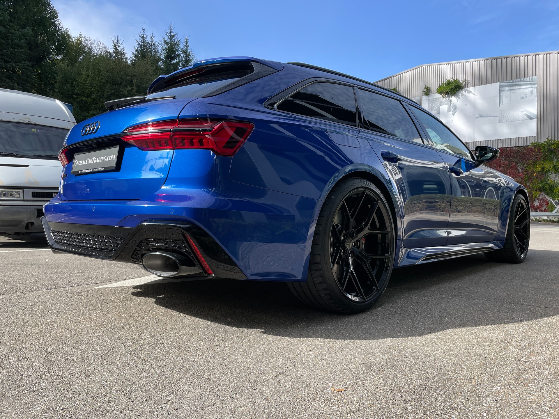 AUDI RS6 Avant 4.0 TFSI V8 quattro-image-4