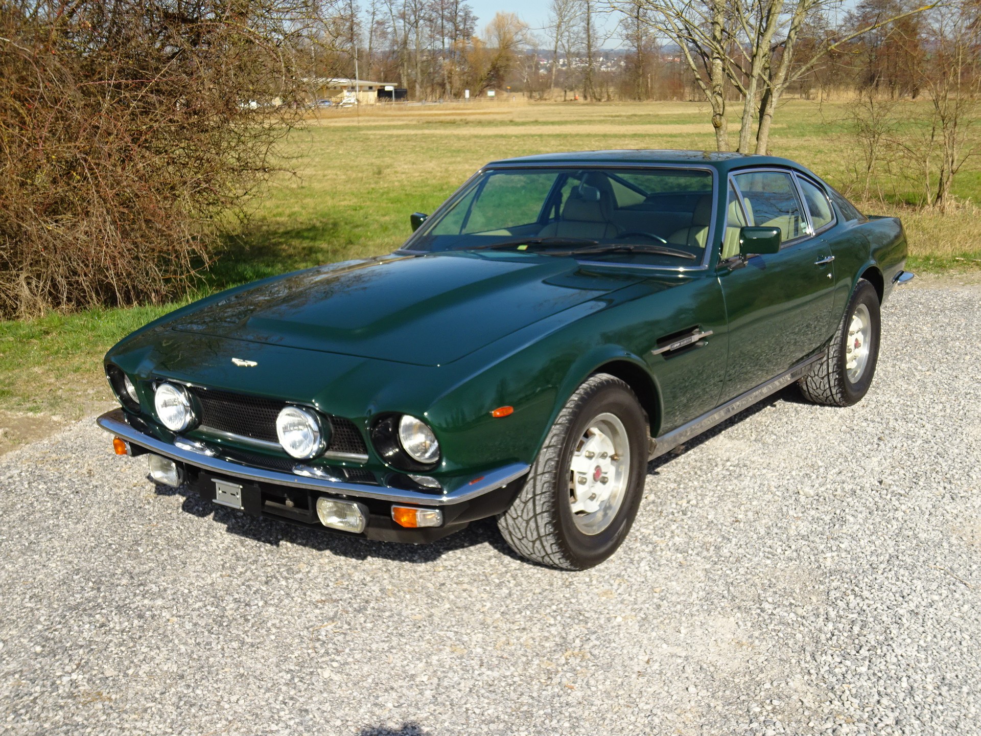 ASTON MARTIN V8 OI
