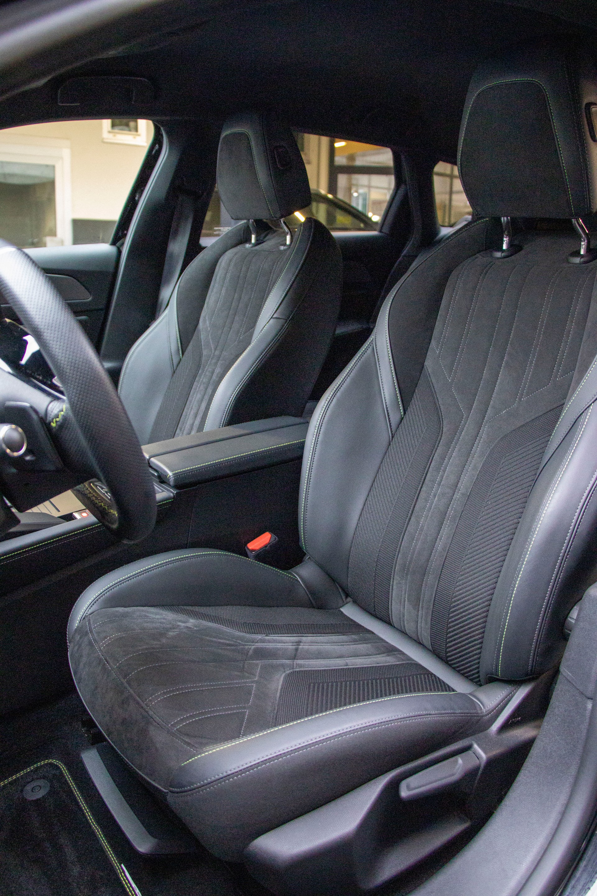 PEUGEOT 308 SW 1.6 PHEV 180 GT-image-4