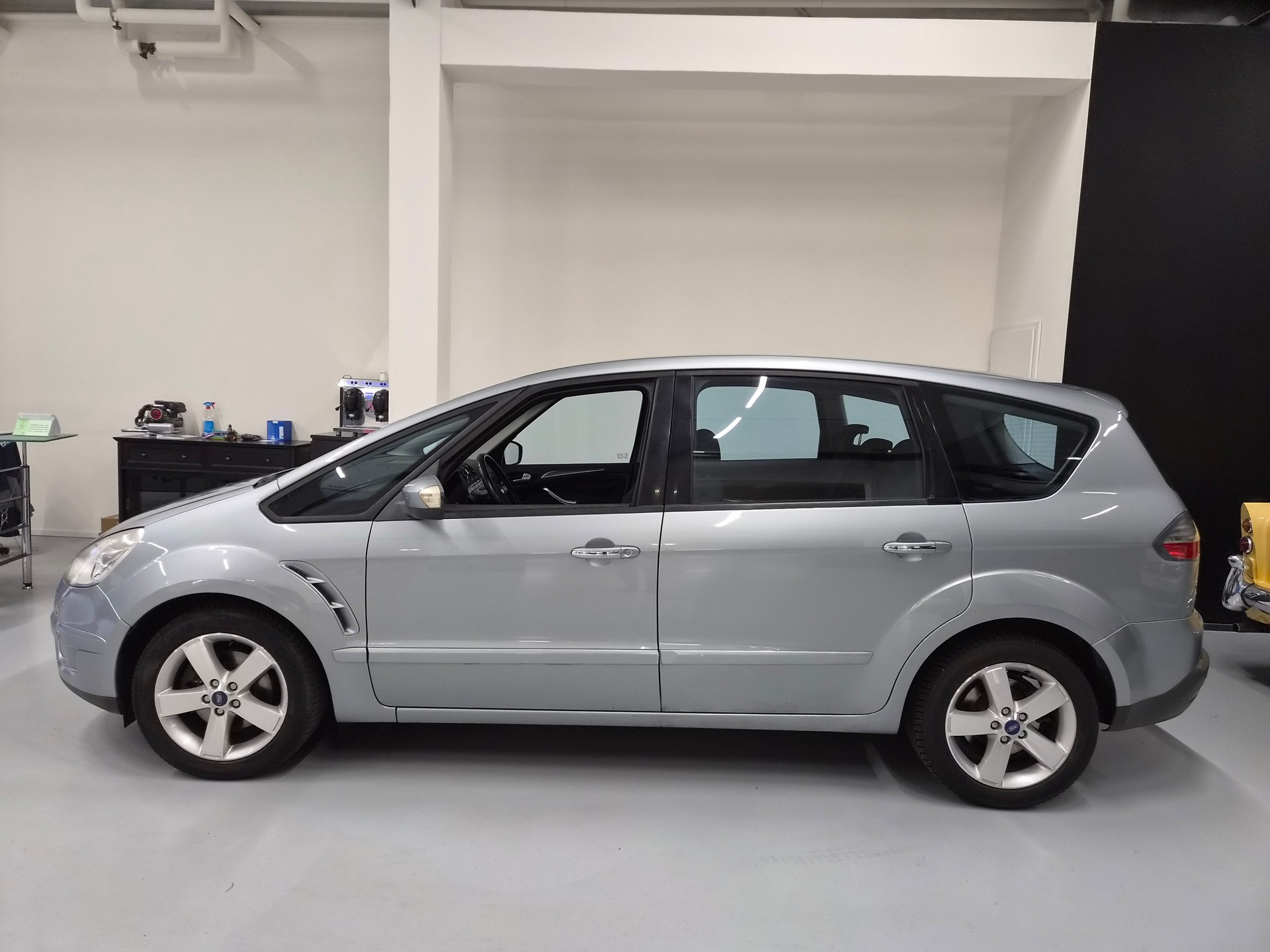 FORD S-Max 2.0 TDCi Ambiente Automatic-showroom-element-2