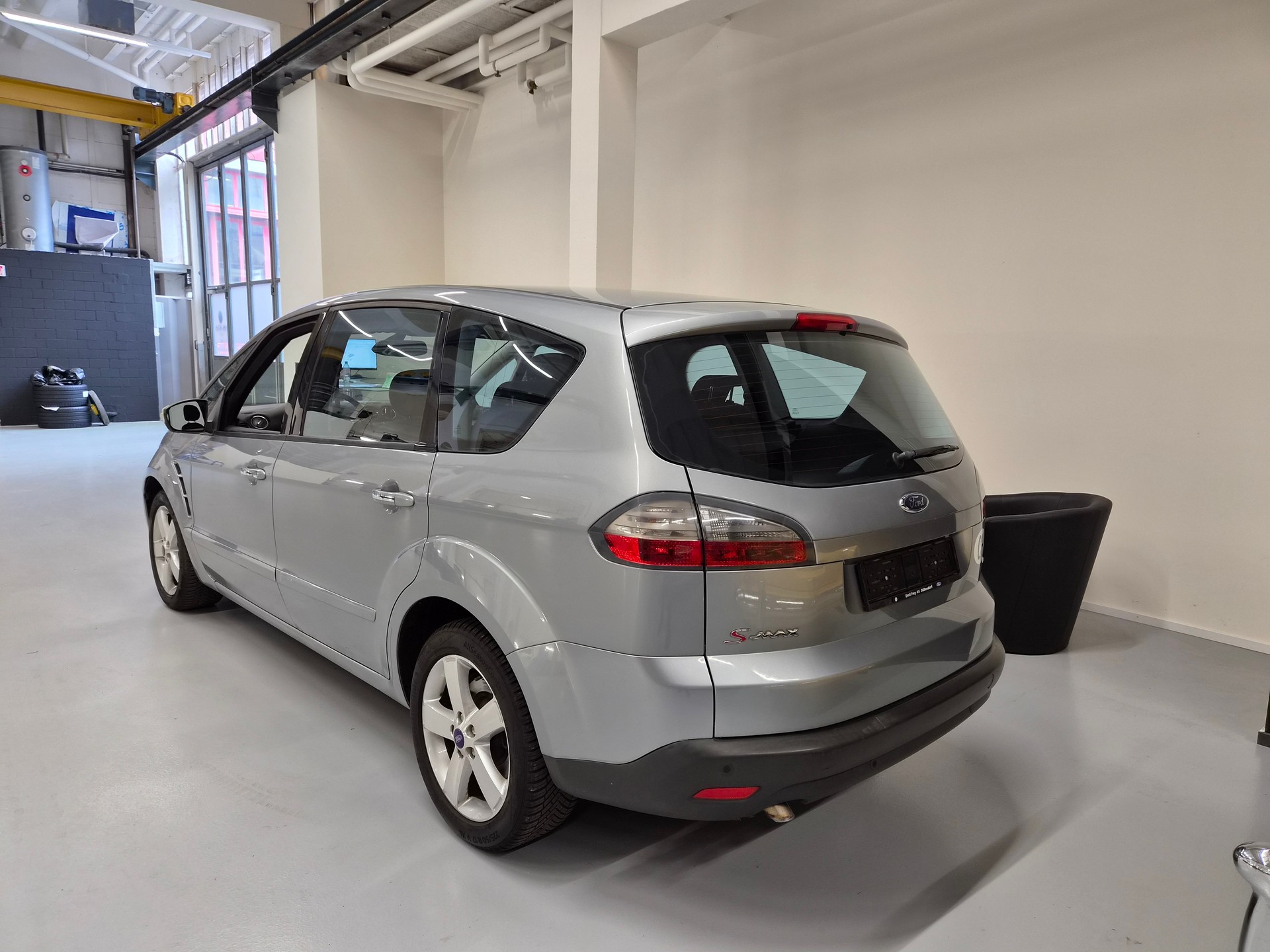 FORD S-Max 2.0 TDCi Ambiente Automatic-showroom-element-3