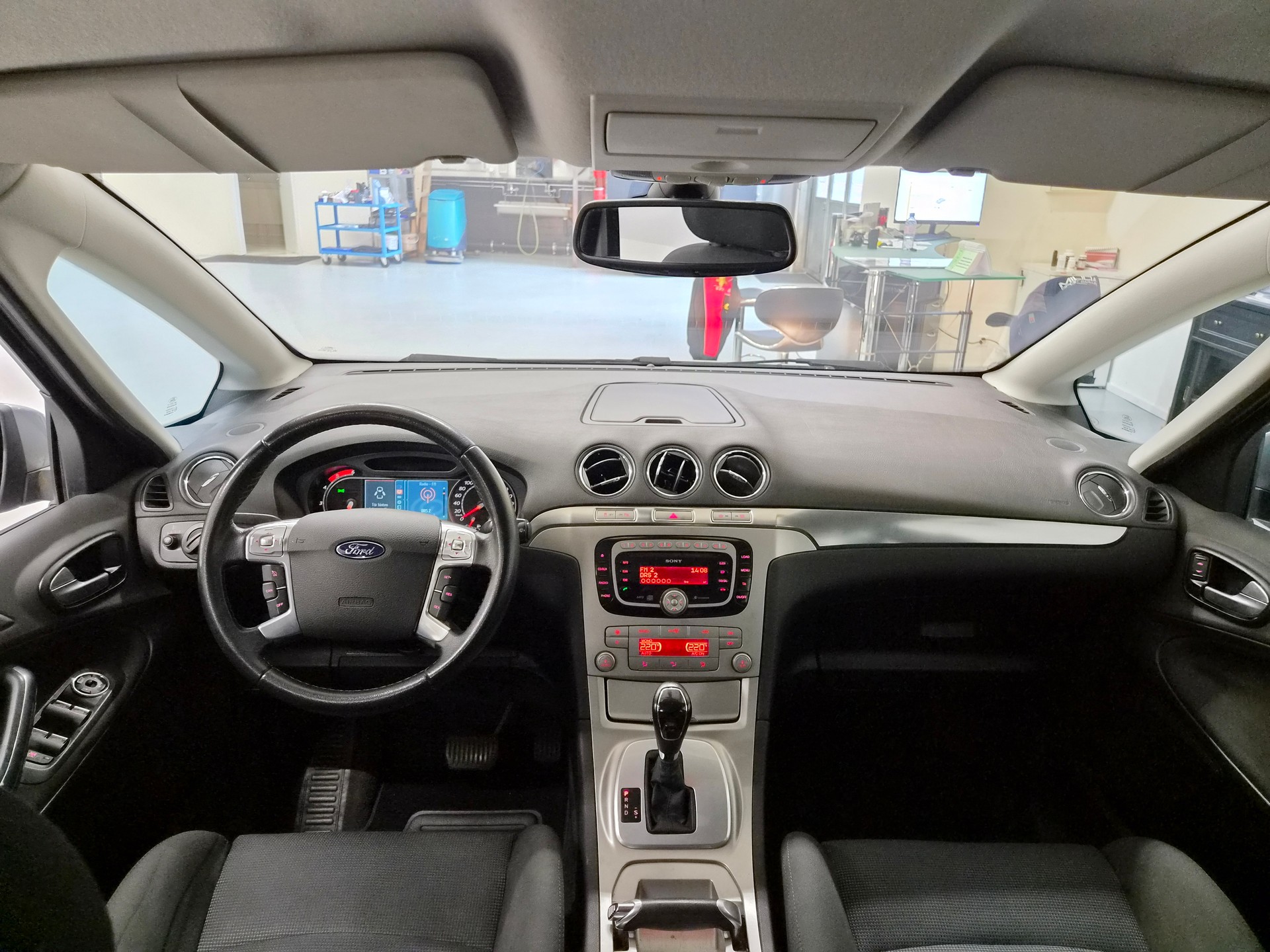 FORD S-Max 2.0 TDCi Ambiente Automatic-image-10