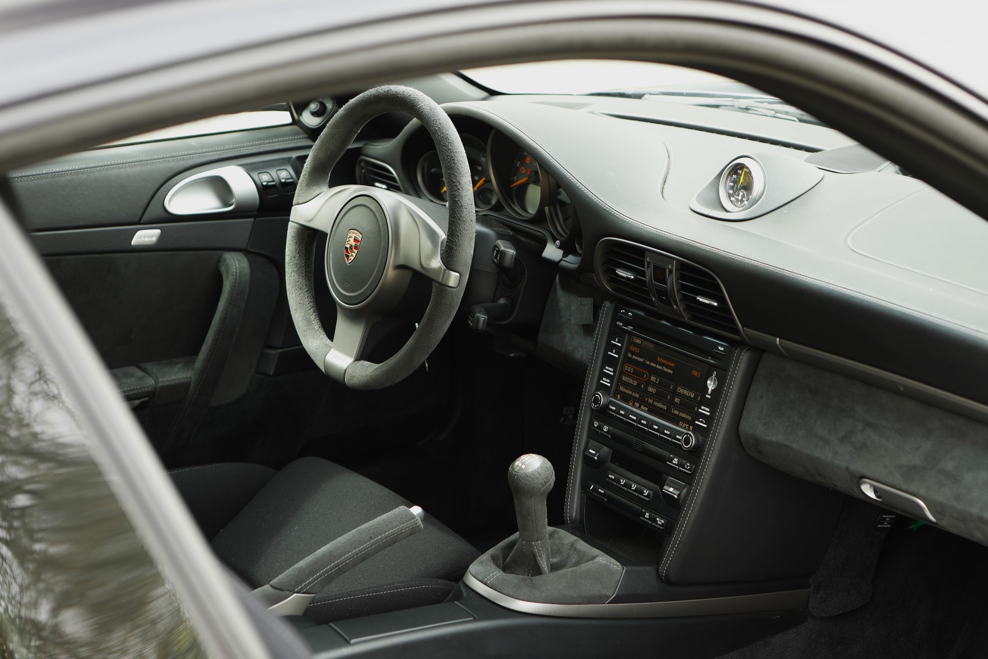 PORSCHE 911 GT3 3.8 - 997.2-image-12