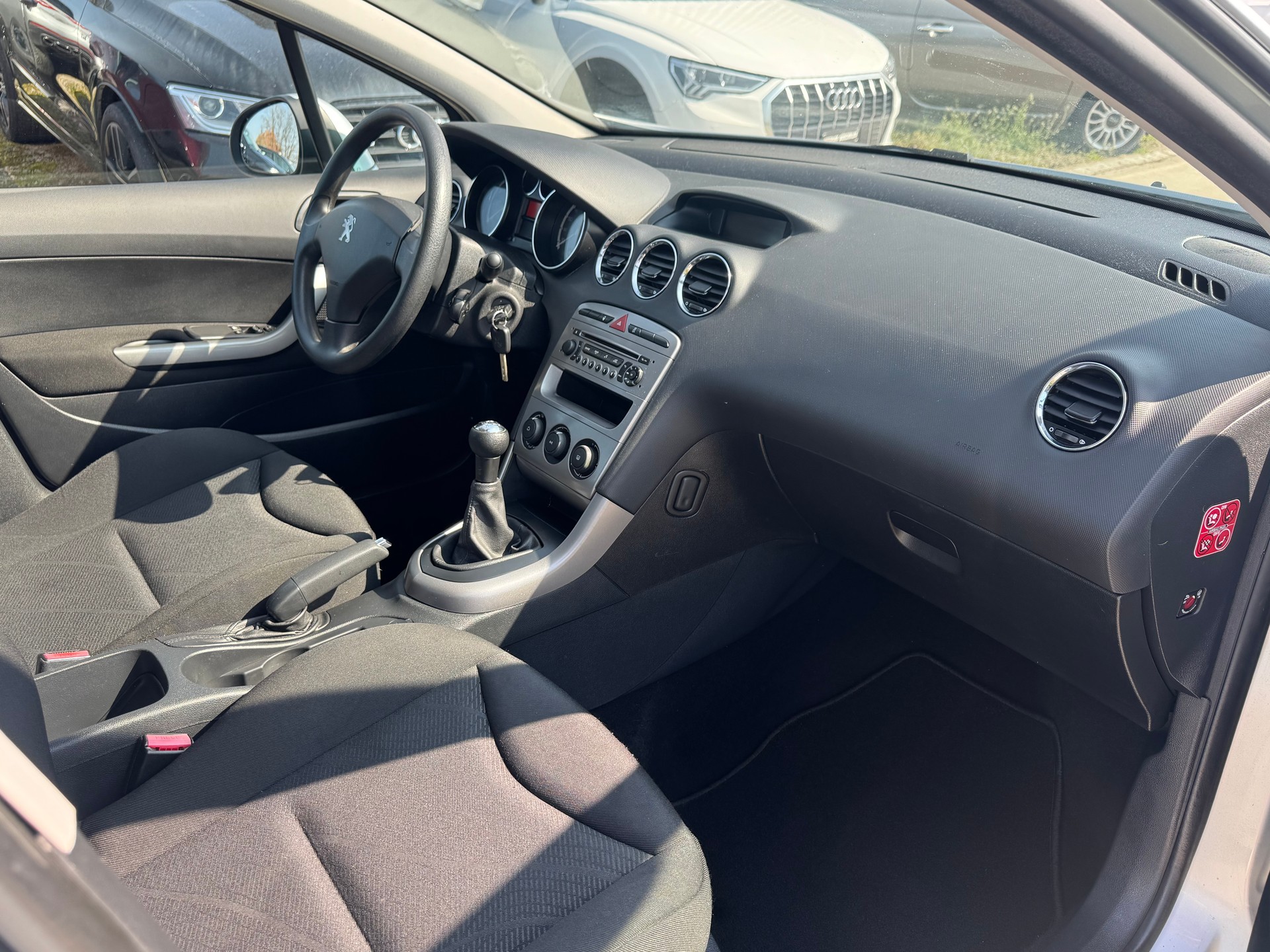 PEUGEOT 308 1.4 16V VTI Access-image-5