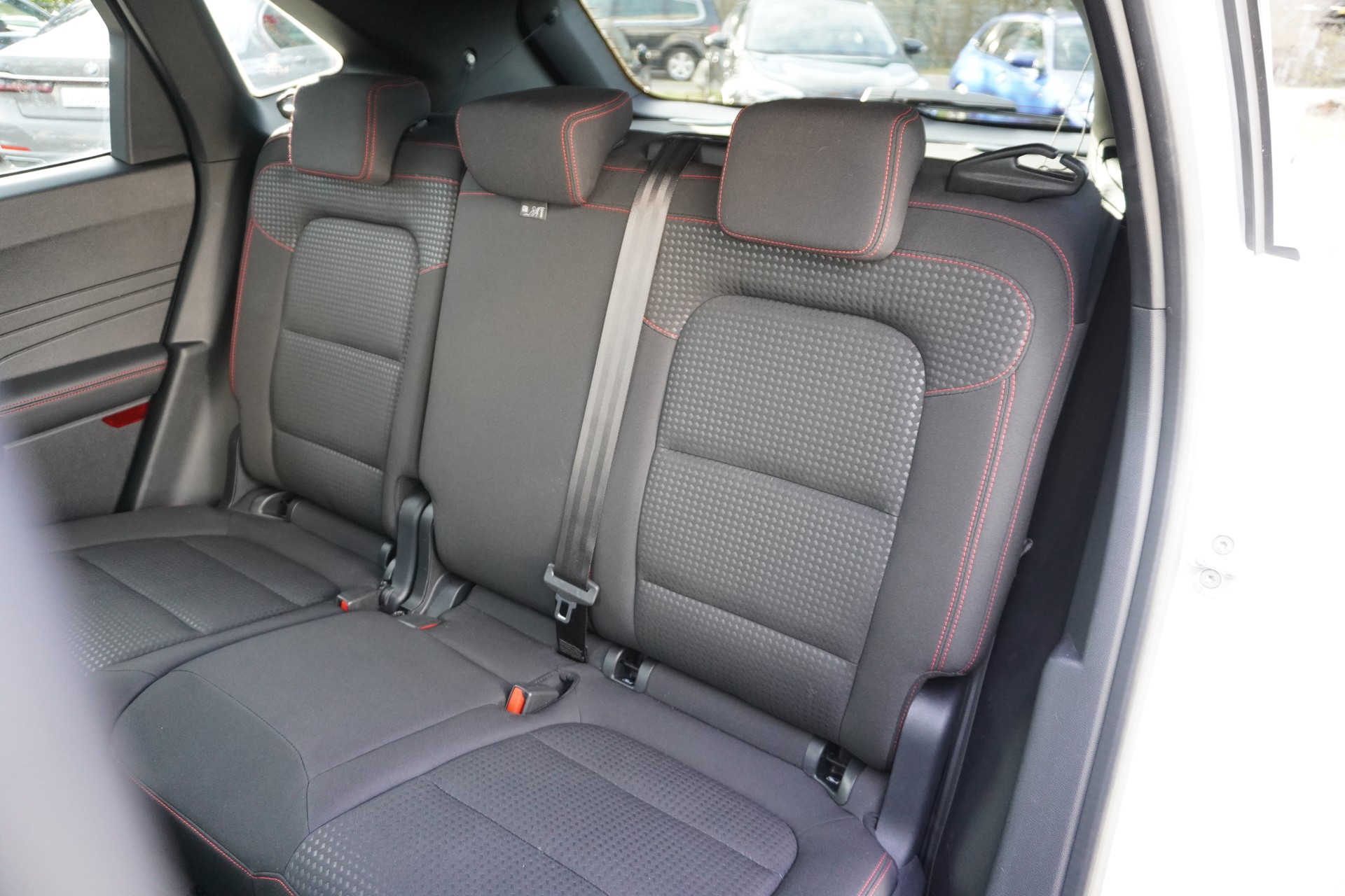 FORD Kuga 2.5 PHEV ST-Line-image-12
