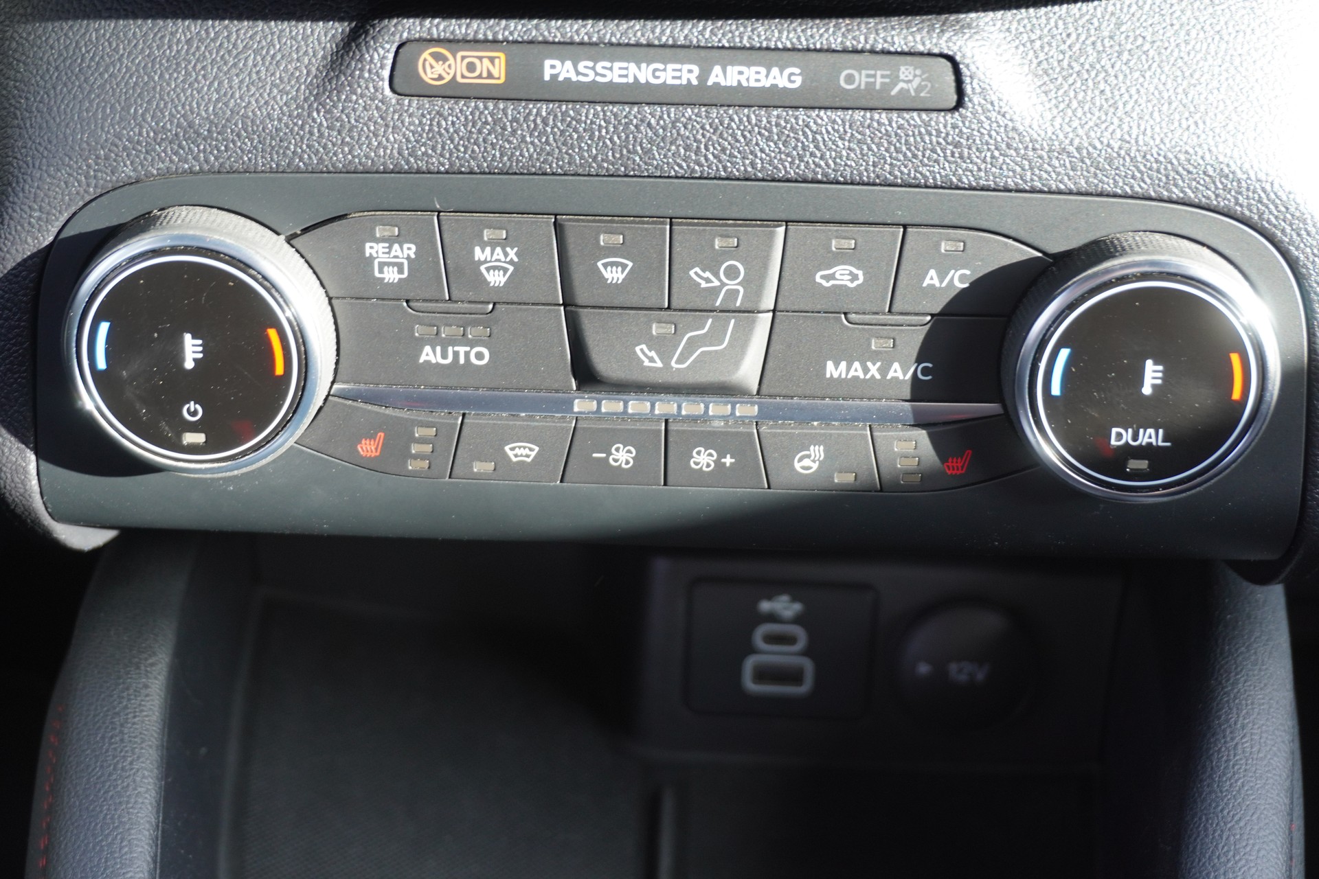 FORD Kuga 2.5 PHEV ST-Line-image-15