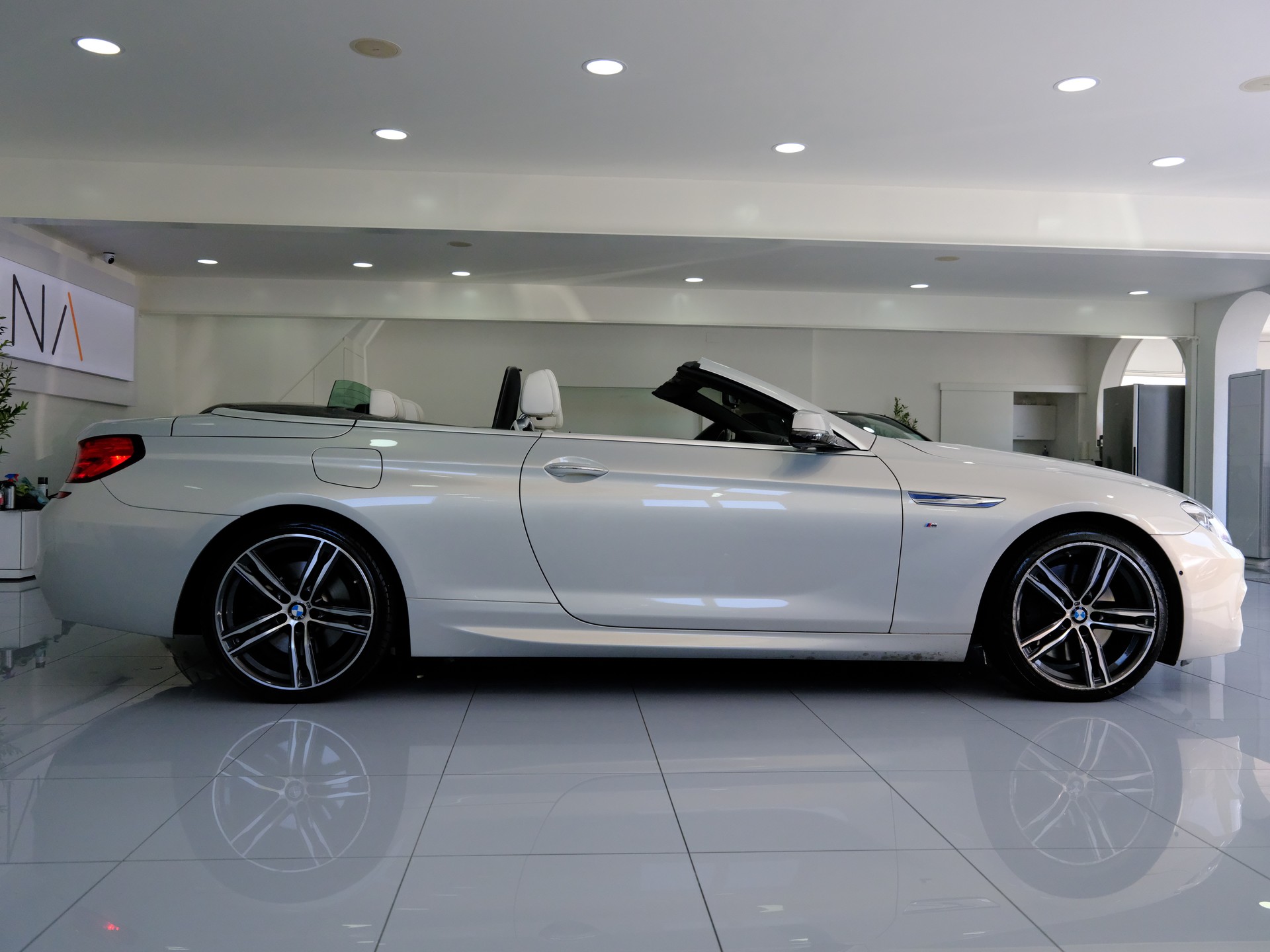 BMW 650i Cabrio xDrive-image-7