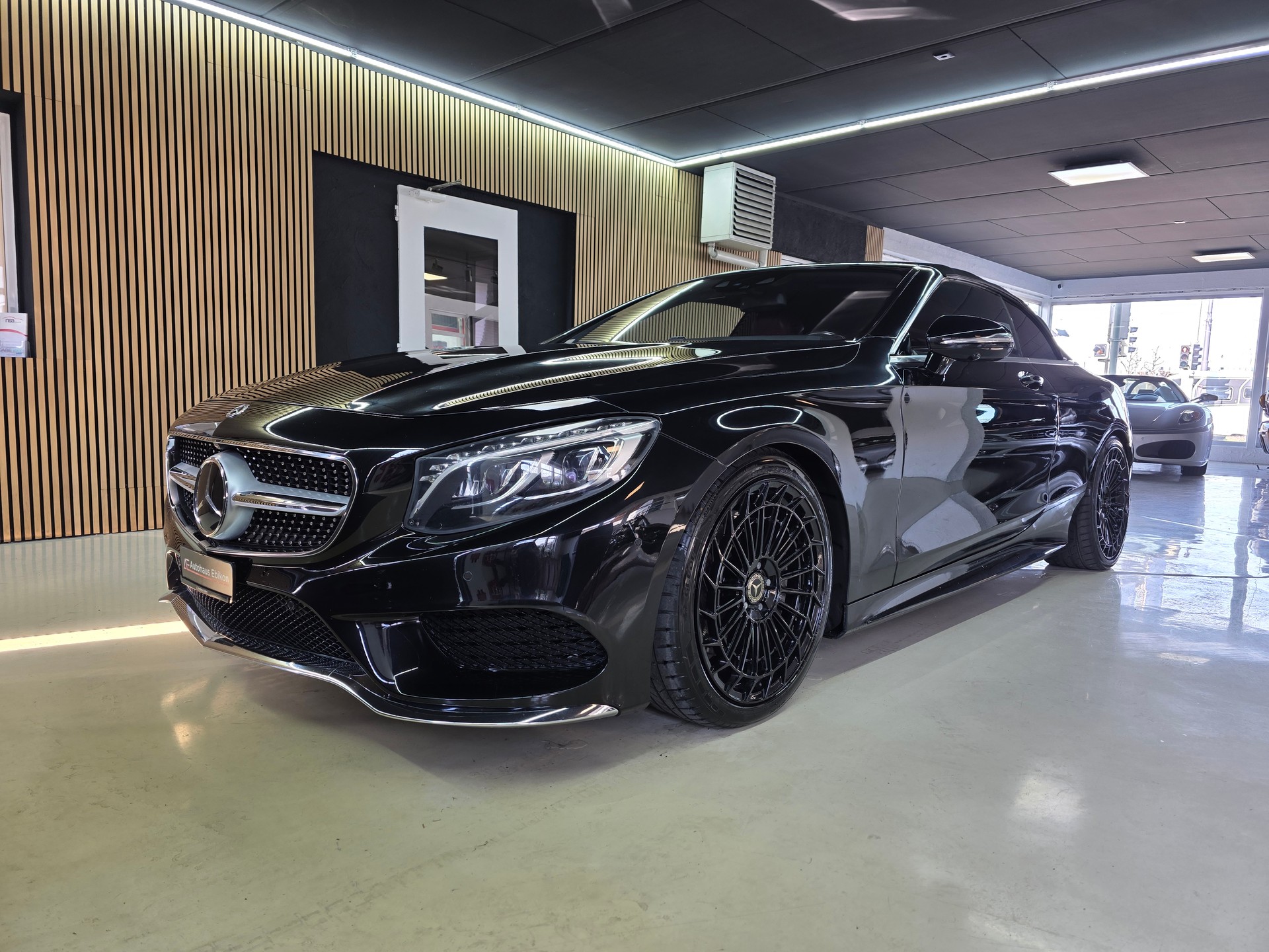 MERCEDES-BENZ S 500 Cabriolet 9G-Tronic Designo-showroom-element-3