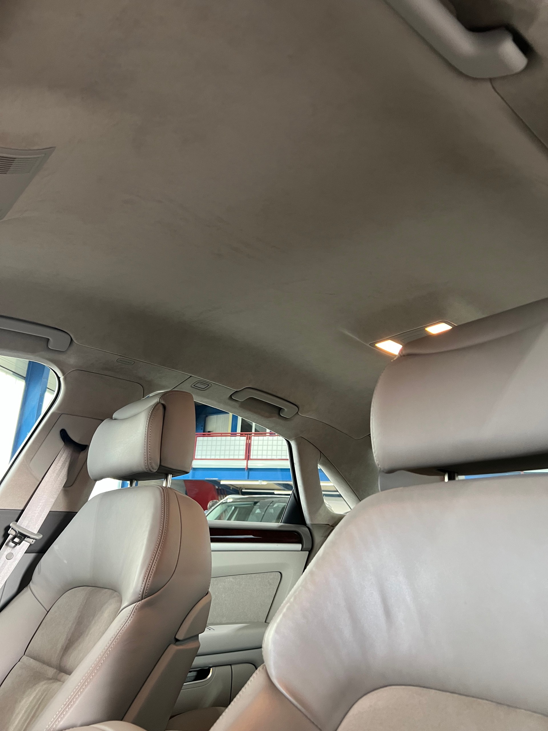 AUDI A8 3.2 FSI quattro**1.Hand,Luftfahrwerk,CH Auslieferung,Frisch ab MFK**-image-9