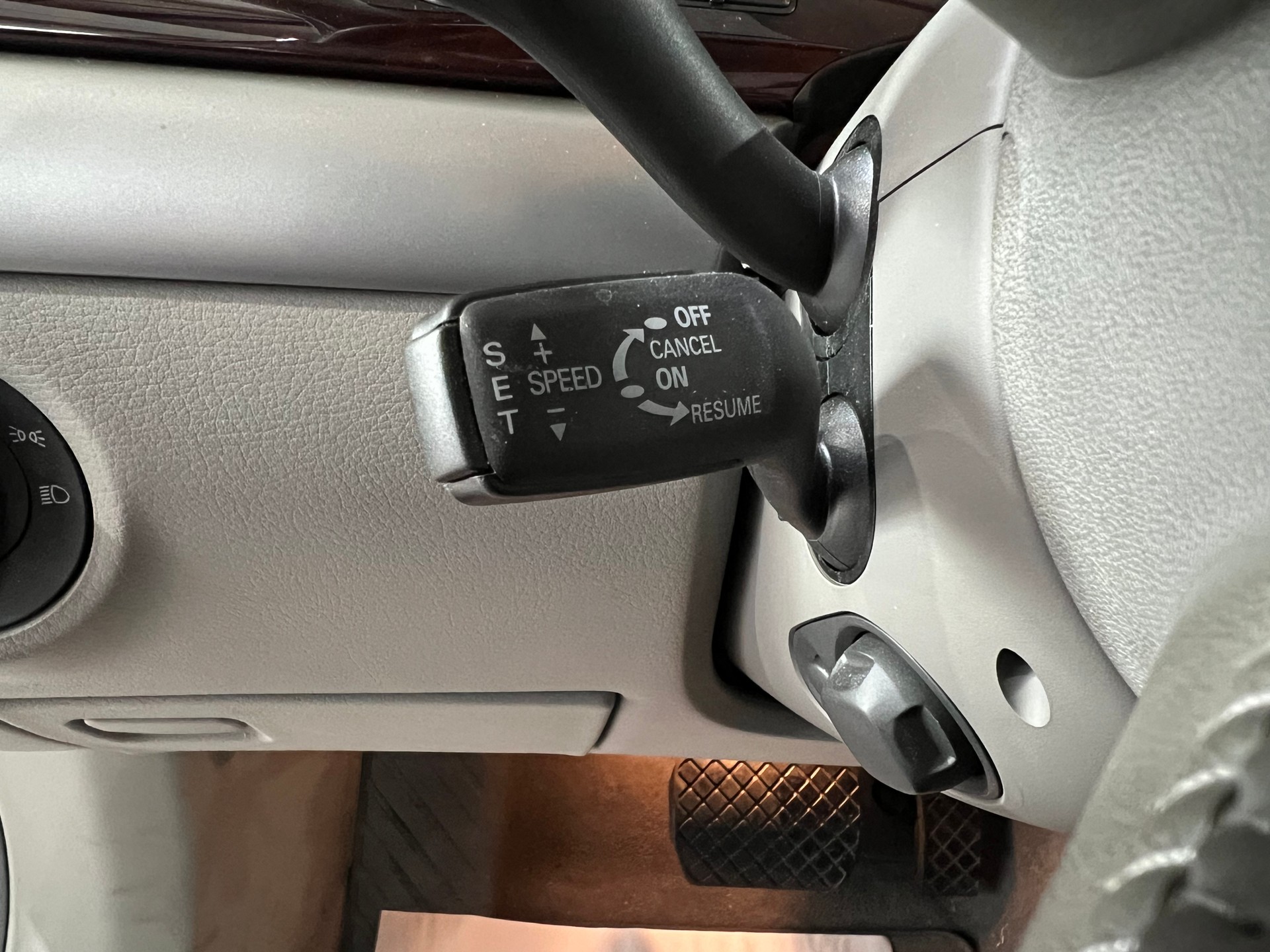 AUDI A8 3.2 FSI quattro**1.Hand,Luftfahrwerk,CH Auslieferung,Frisch ab MFK**-image-11