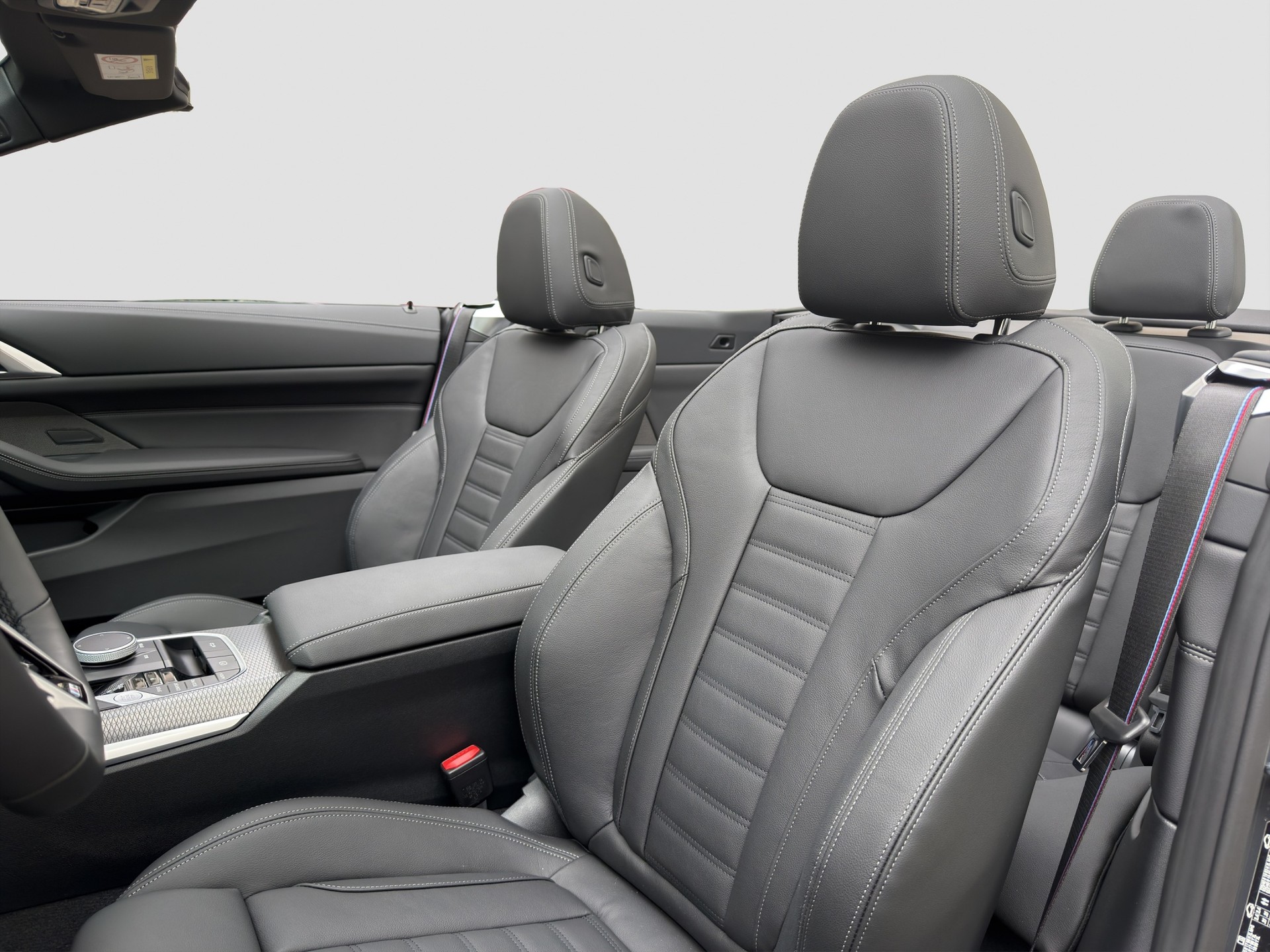 BMW 430i xDrive Cabriolet M Sport Pro Steptronic-image-9