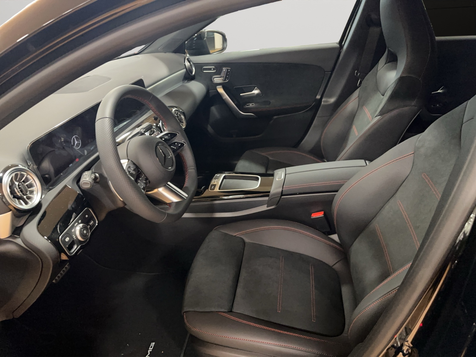 Image MERCEDES-BENZ A-220 A 220 4Matic 8G-DCT