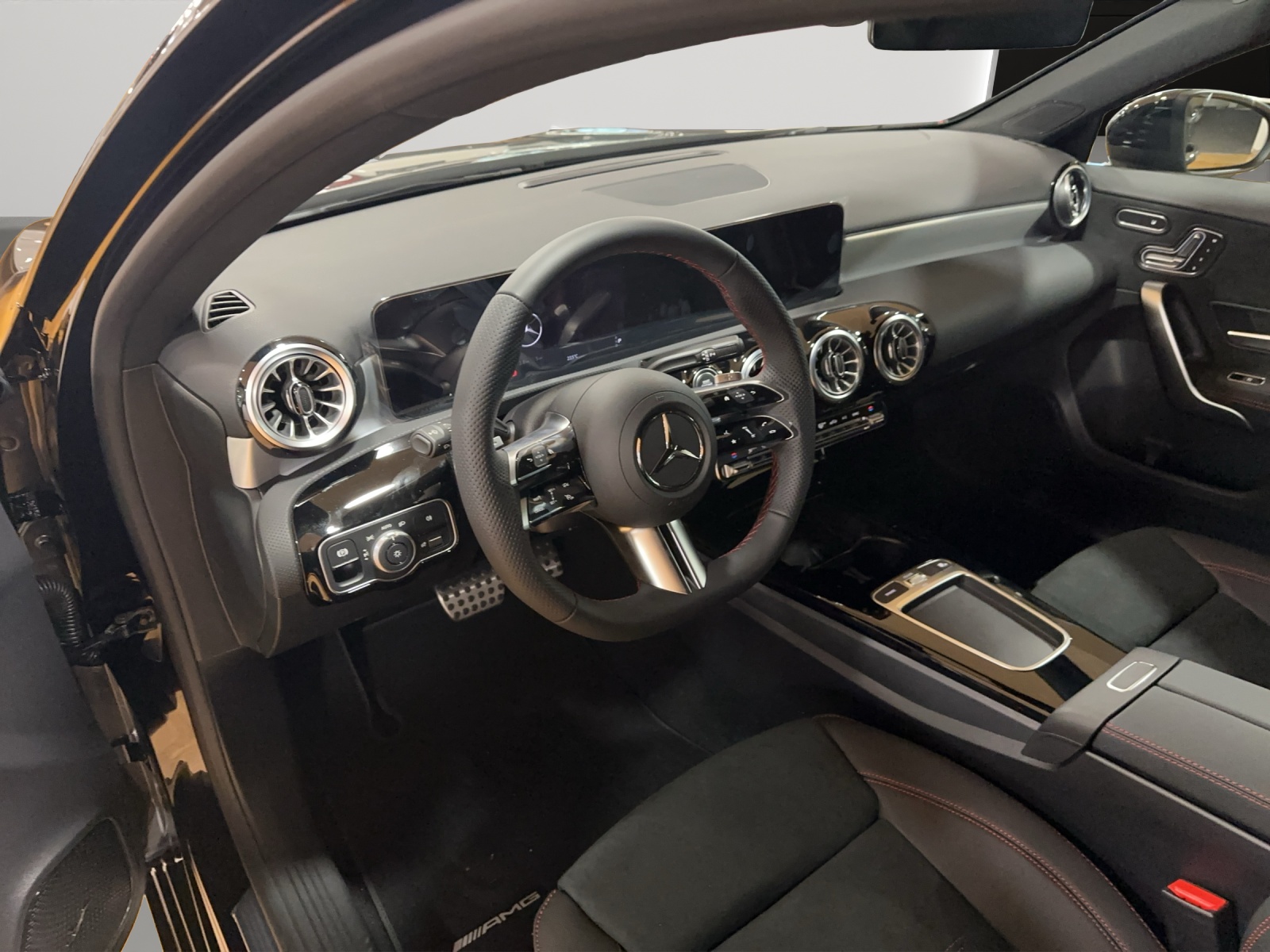 Image MERCEDES-BENZ A-220 A 220 4Matic 8G-DCT