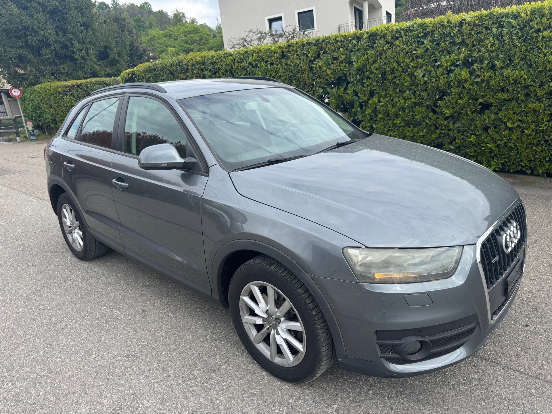 AUDI Q3 2.0 TDI quattro-image-2