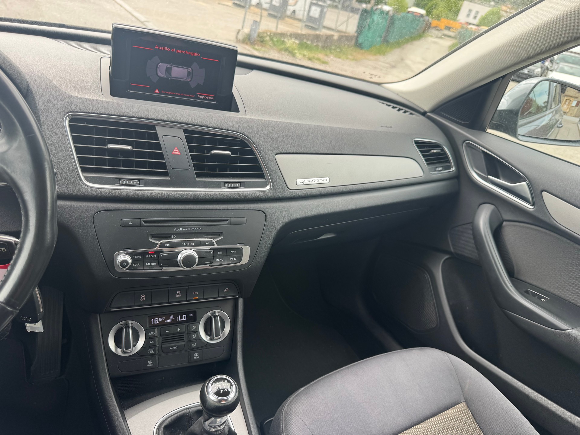 AUDI Q3 2.0 TDI quattro-image-11