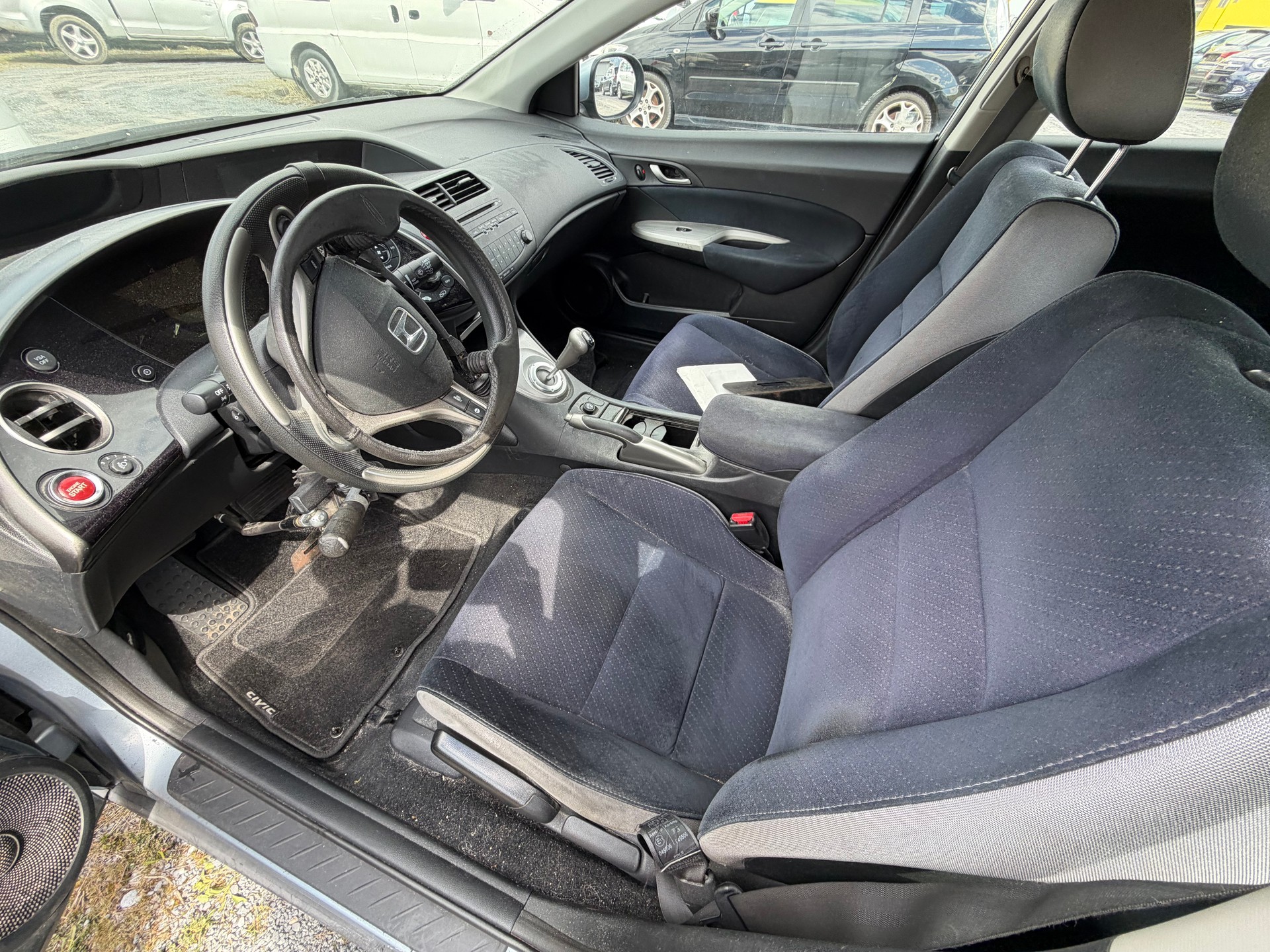 HONDA Civic 1.8i Comfort-image-12