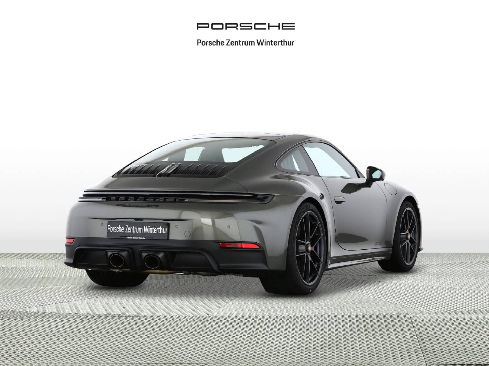 PORSCHE 911 Carrera GTS-image-2