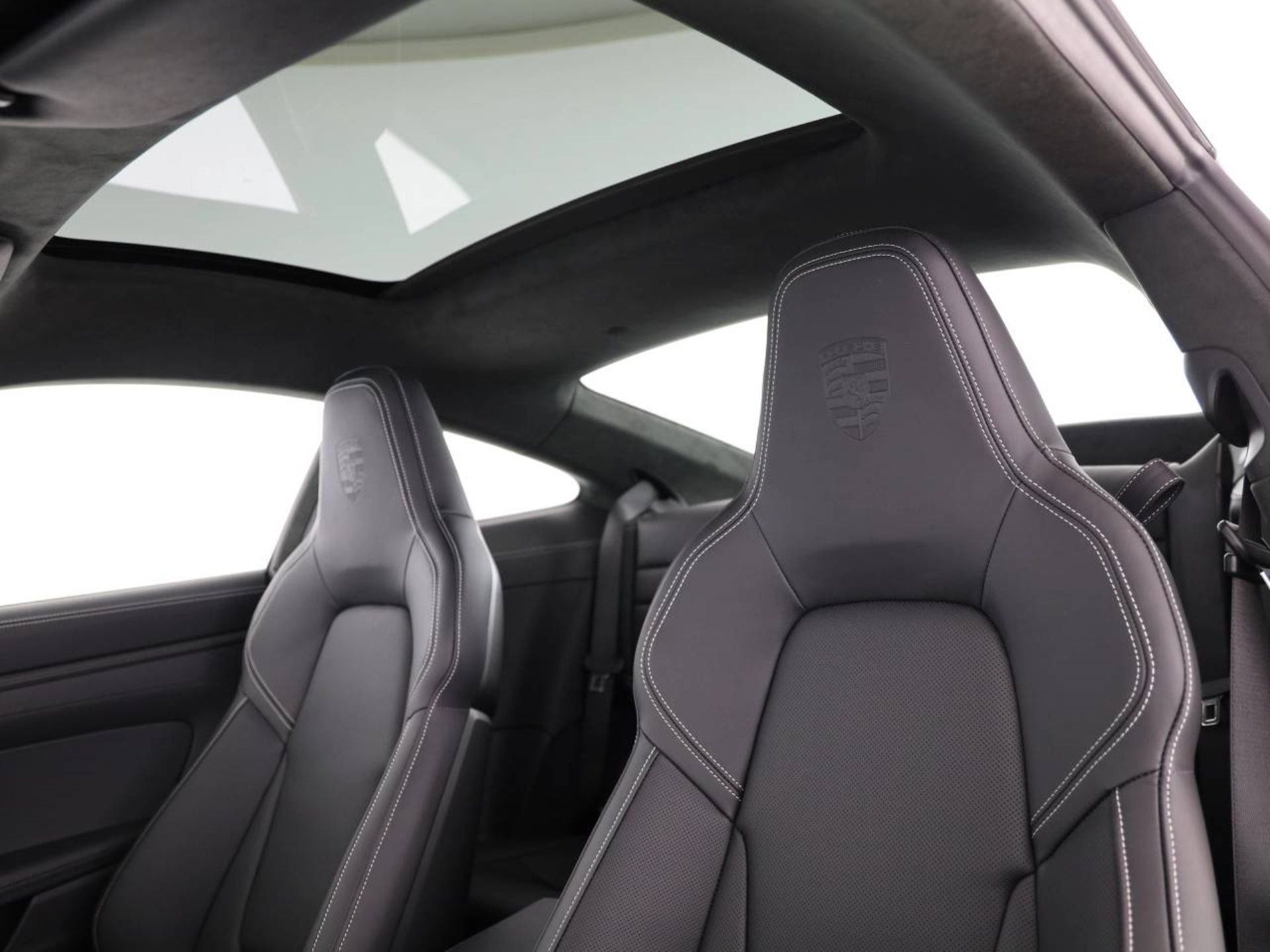 PORSCHE 911 Carrera GTS-image-16