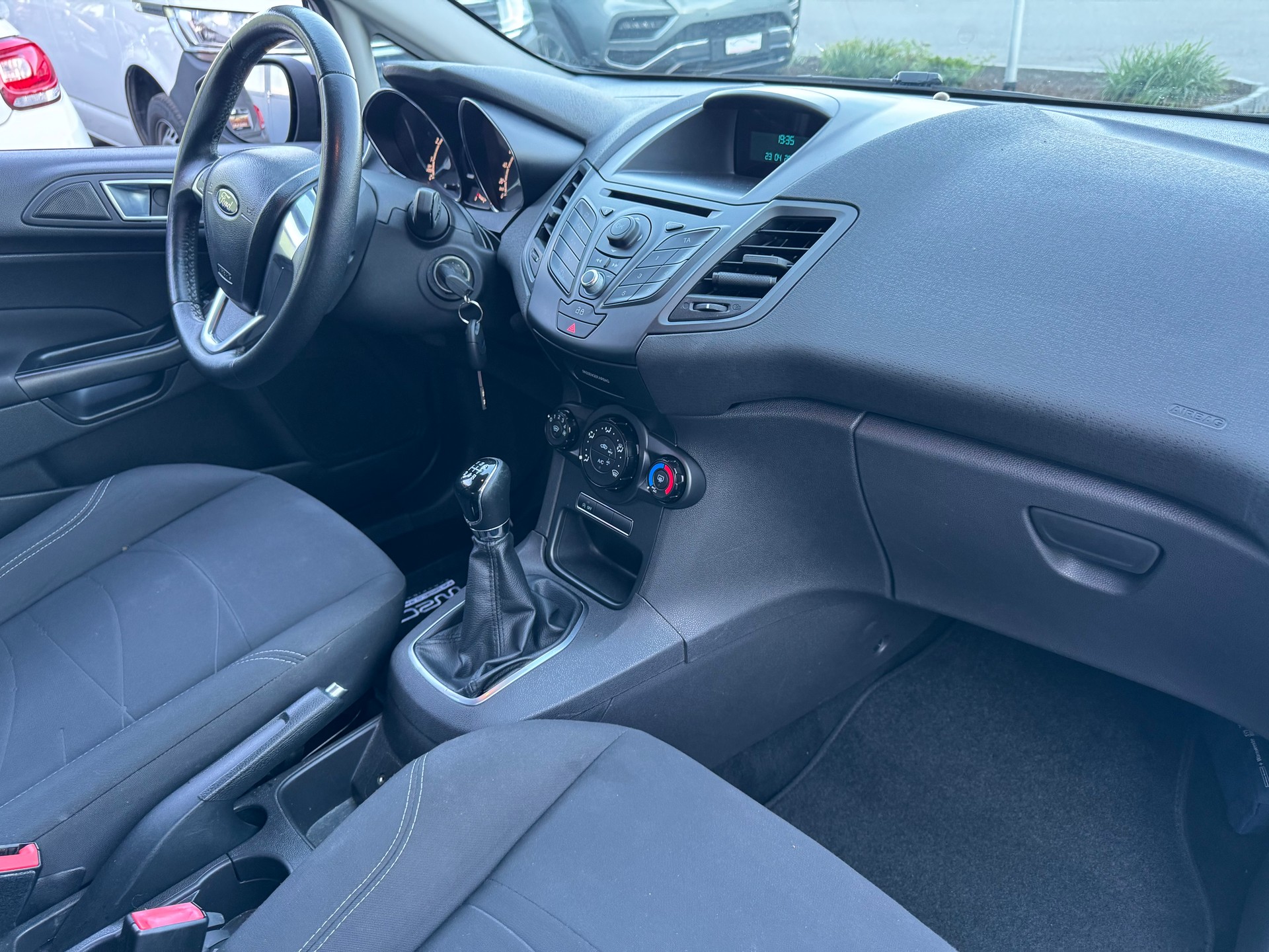 FORD Fiesta 1.0 Titanium-image-15