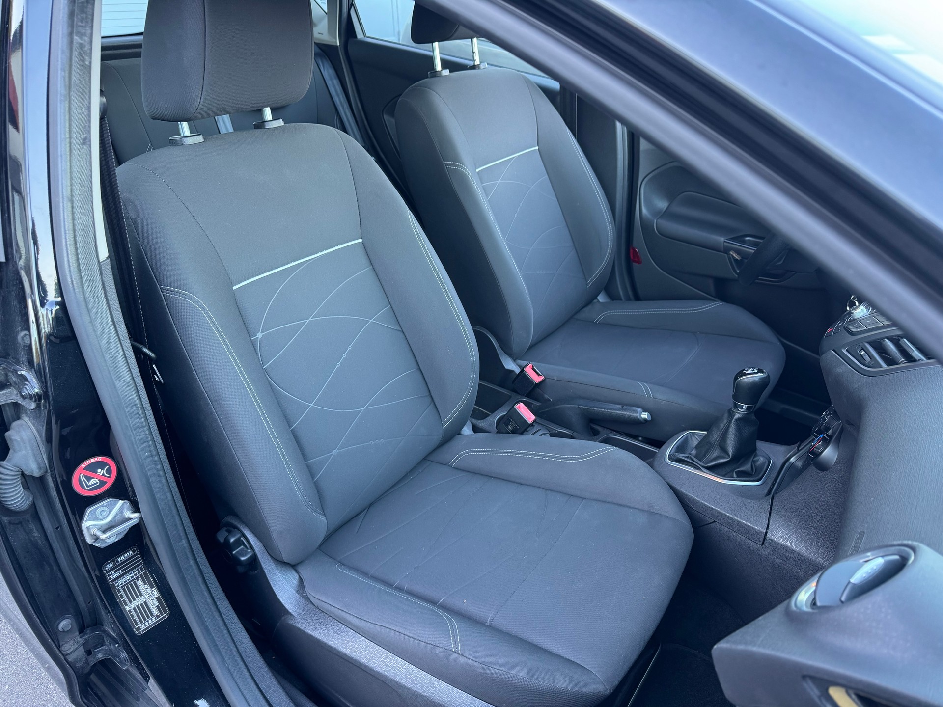 FORD Fiesta 1.0 Titanium-image-13