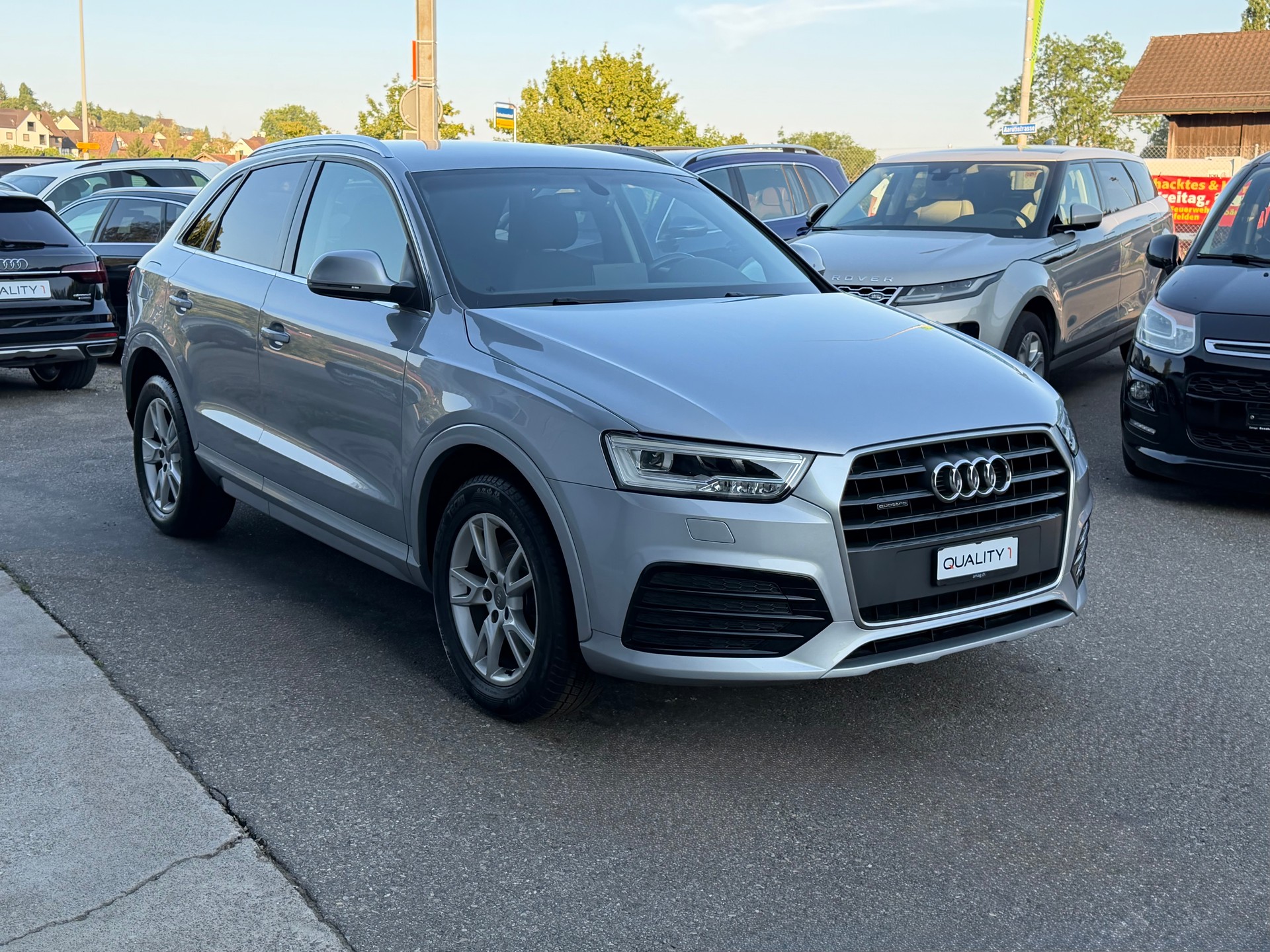 AUDI Q3 2.0 TDI sport quattro S-tronic-image-2