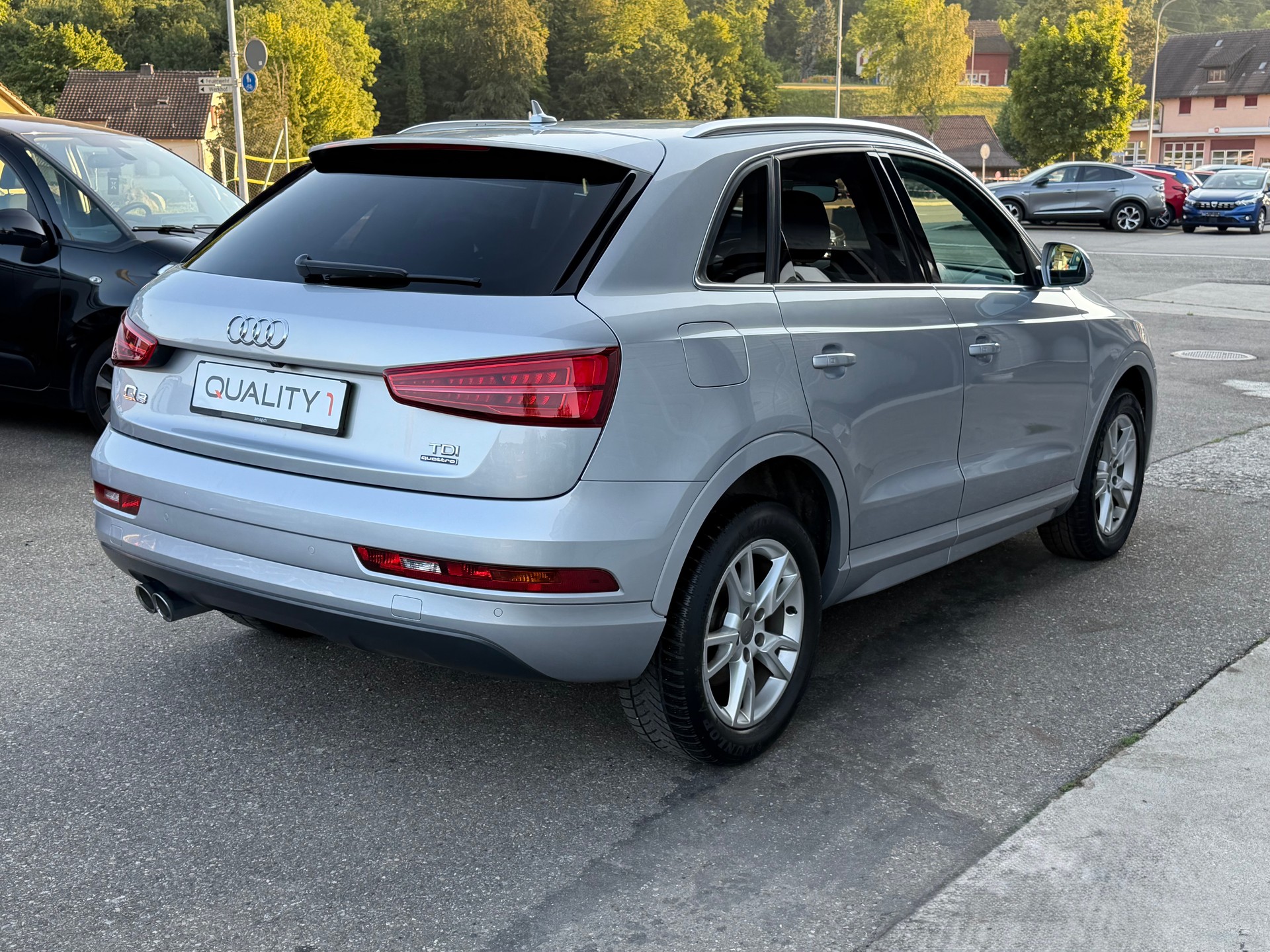 AUDI Q3 2.0 TDI sport quattro S-tronic-image-5