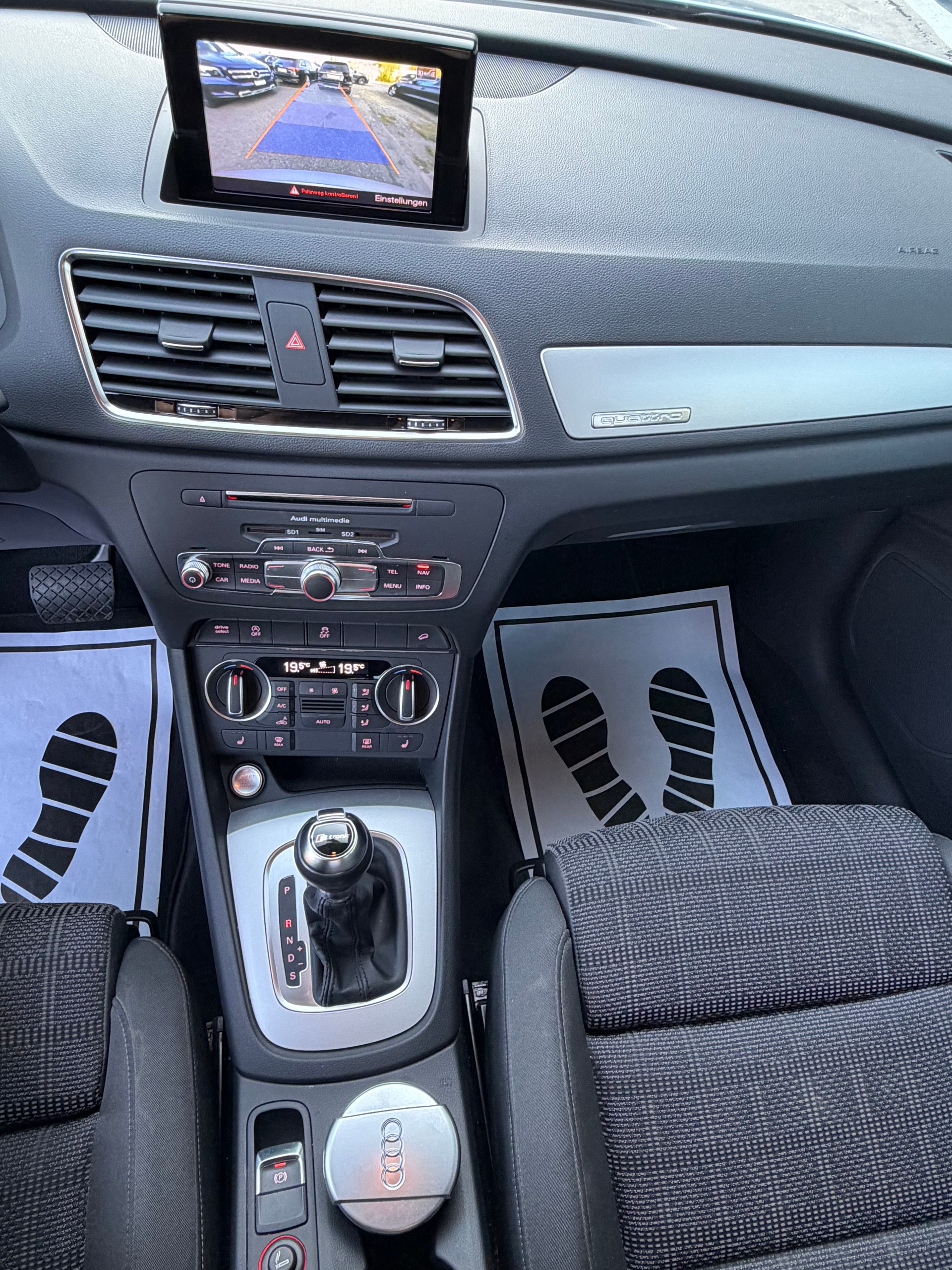 AUDI Q3 2.0 TDI sport quattro S-tronic-image-10