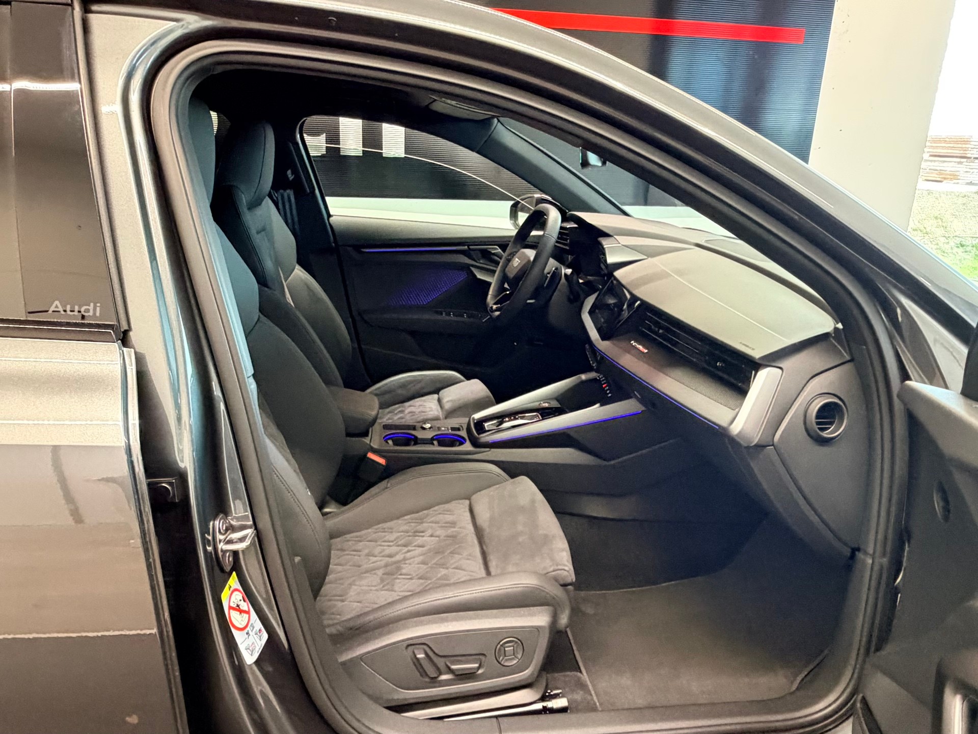 AUDI RS3 Sportback 2.5 TSI quattro S-tronic-image-20