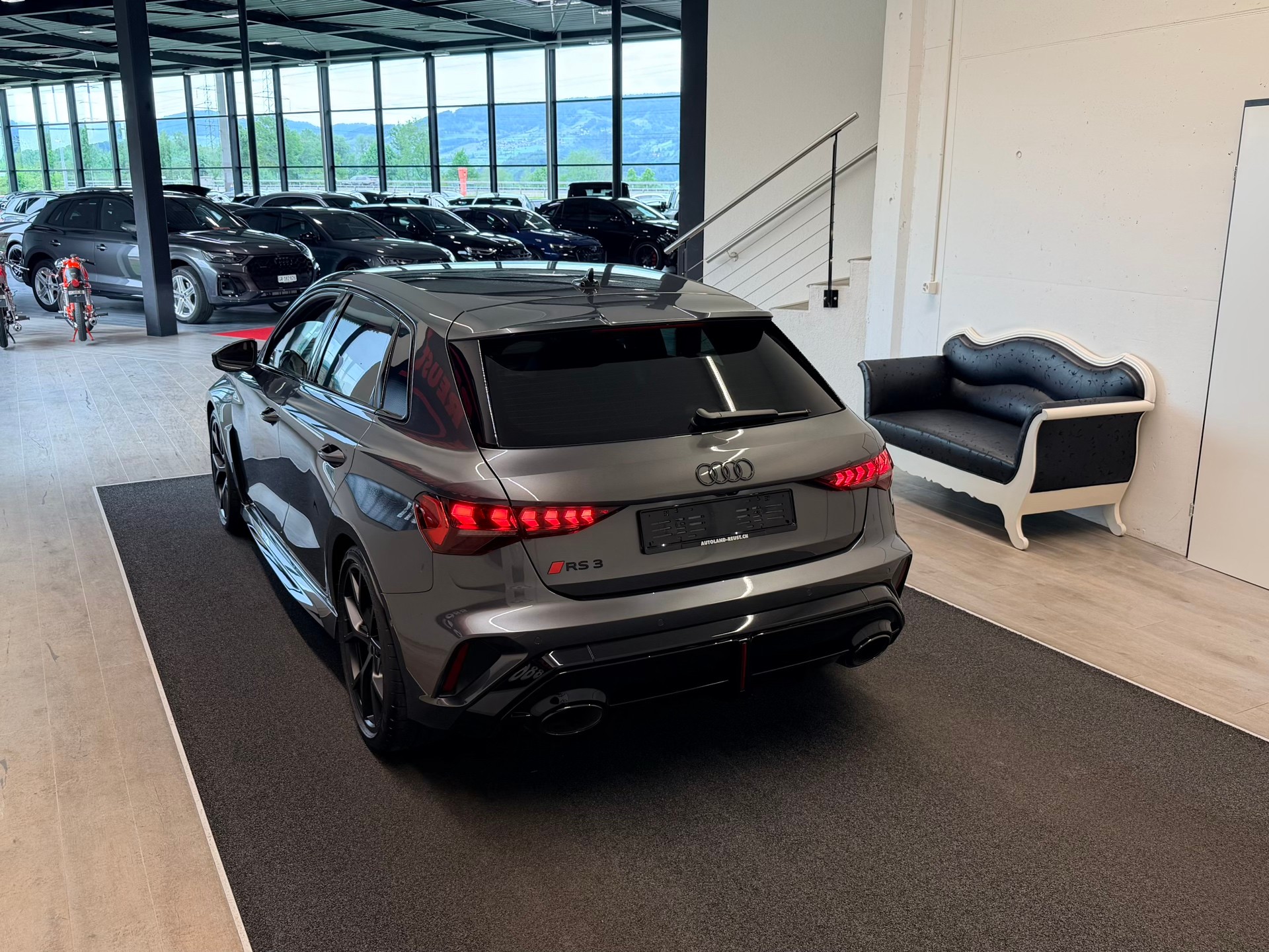 AUDI RS3 Sportback 2.5 TSI quattro S-tronic-image-8