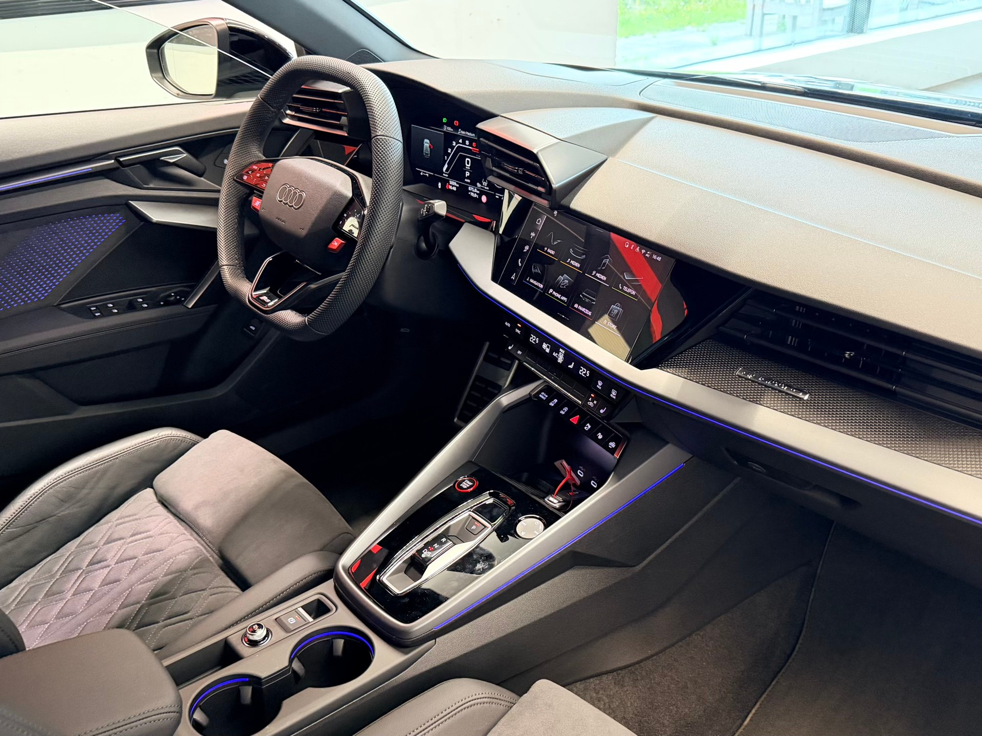 AUDI RS3 Sportback 2.5 TSI quattro S-tronic-image-19