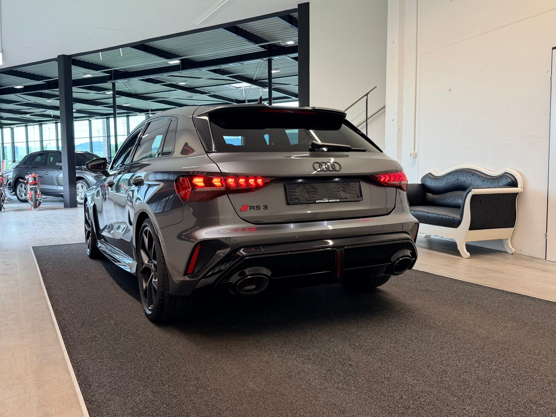 AUDI RS3 Sportback 2.5 TSI quattro S-tronic-image-7