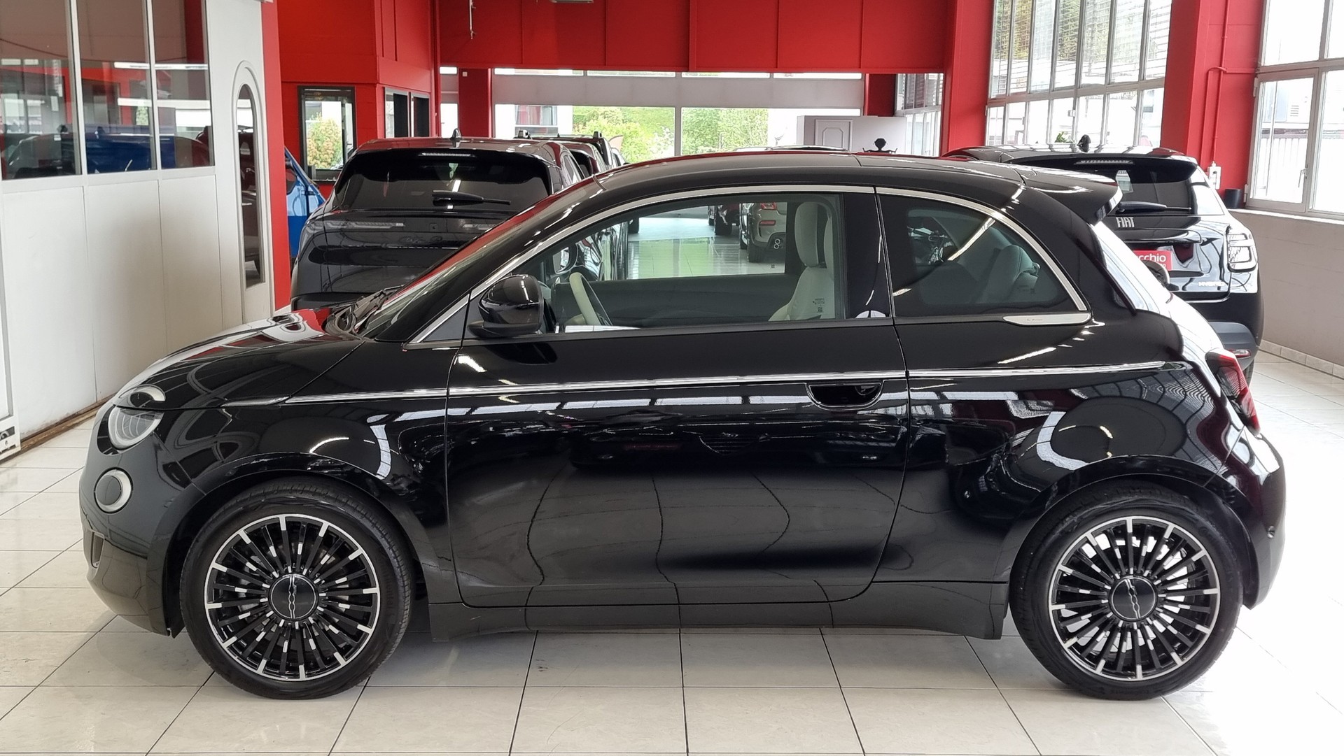 FIAT 500La Prima 42 KWh 118 PS-image-2