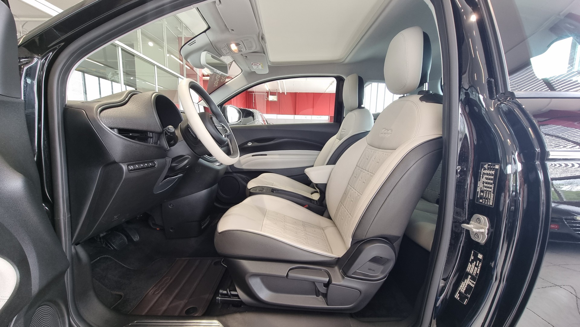 FIAT 500La Prima 42 KWh 118 PS-image-15