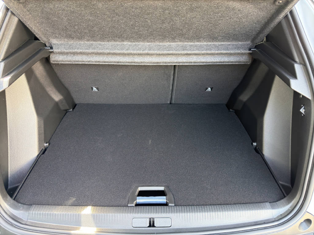 PEUGEOT 2008 1.2 Hybrid 145 GT-image-5