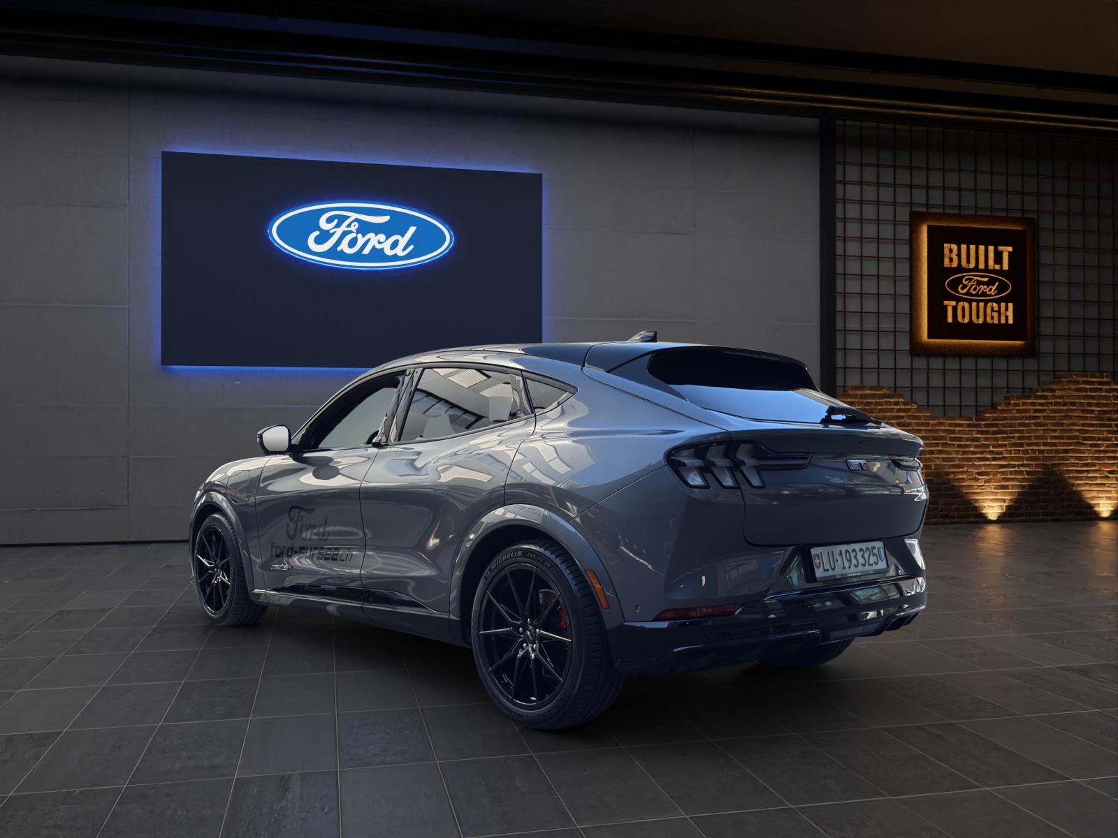 FORD Mustang Mach-E Extended Range 99 kWh 601 PS GT 4x4 AUTOMAT-image-2
