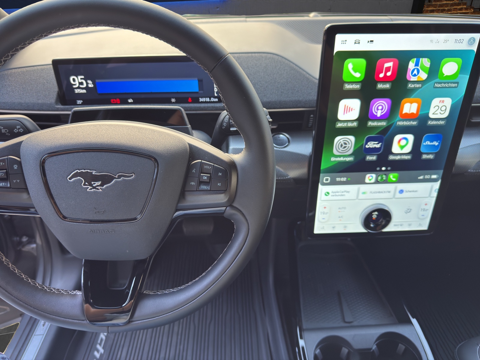 FORD Mustang Mach-E Extended Range 99 kWh 601 PS GT 4x4 AUTOMAT-image-7