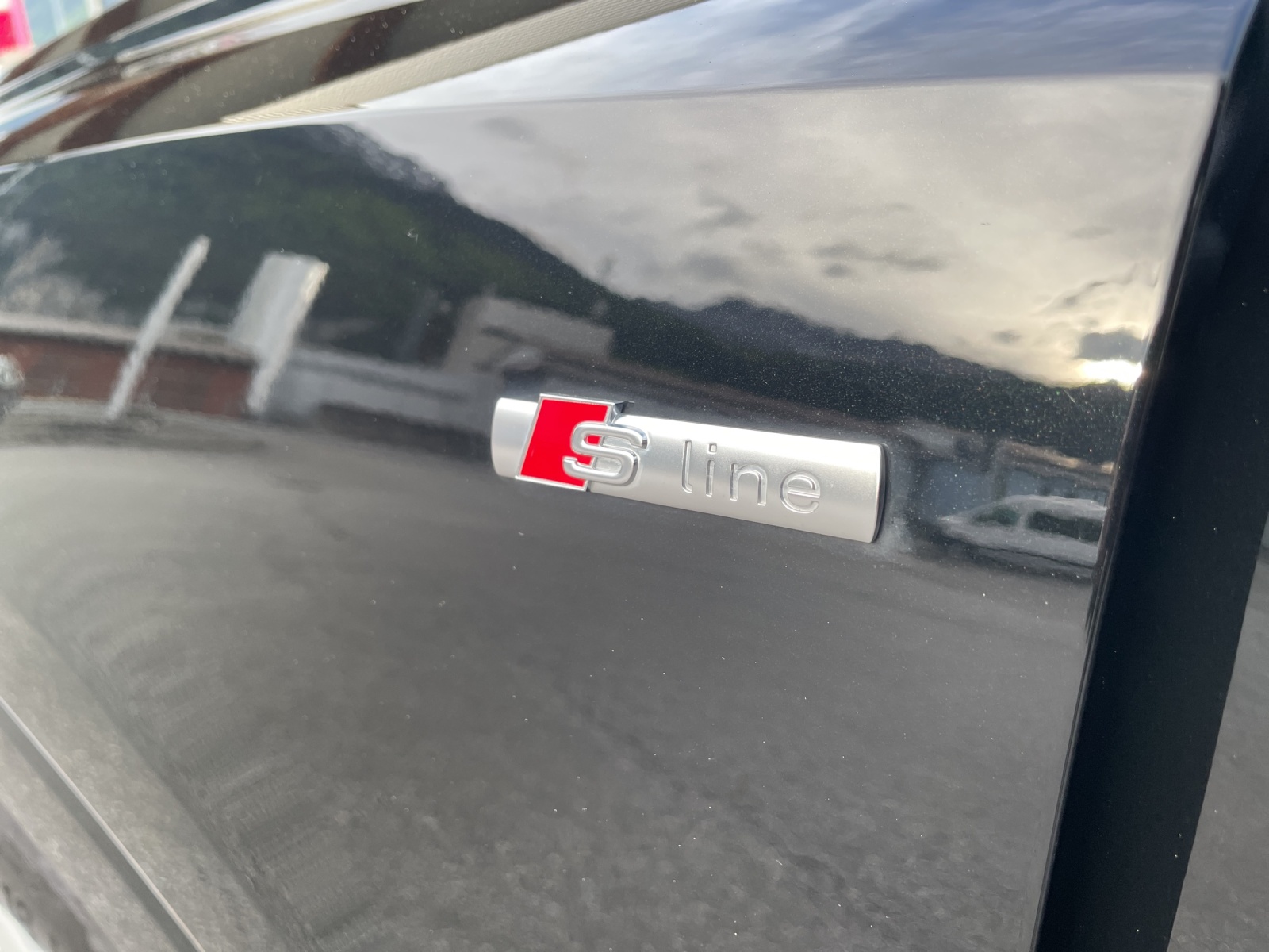AUDI Q3 Sportback 40 TFSI S line quattro S-tronic-image-16