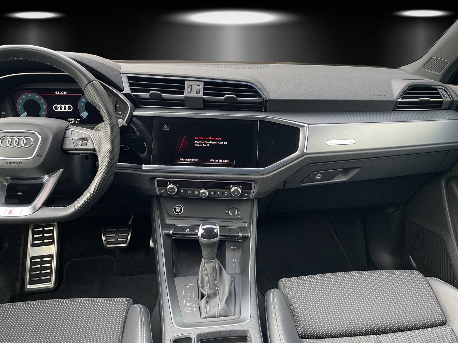 AUDI Q3 40 TFSI S line quattro S-tronic-image-10