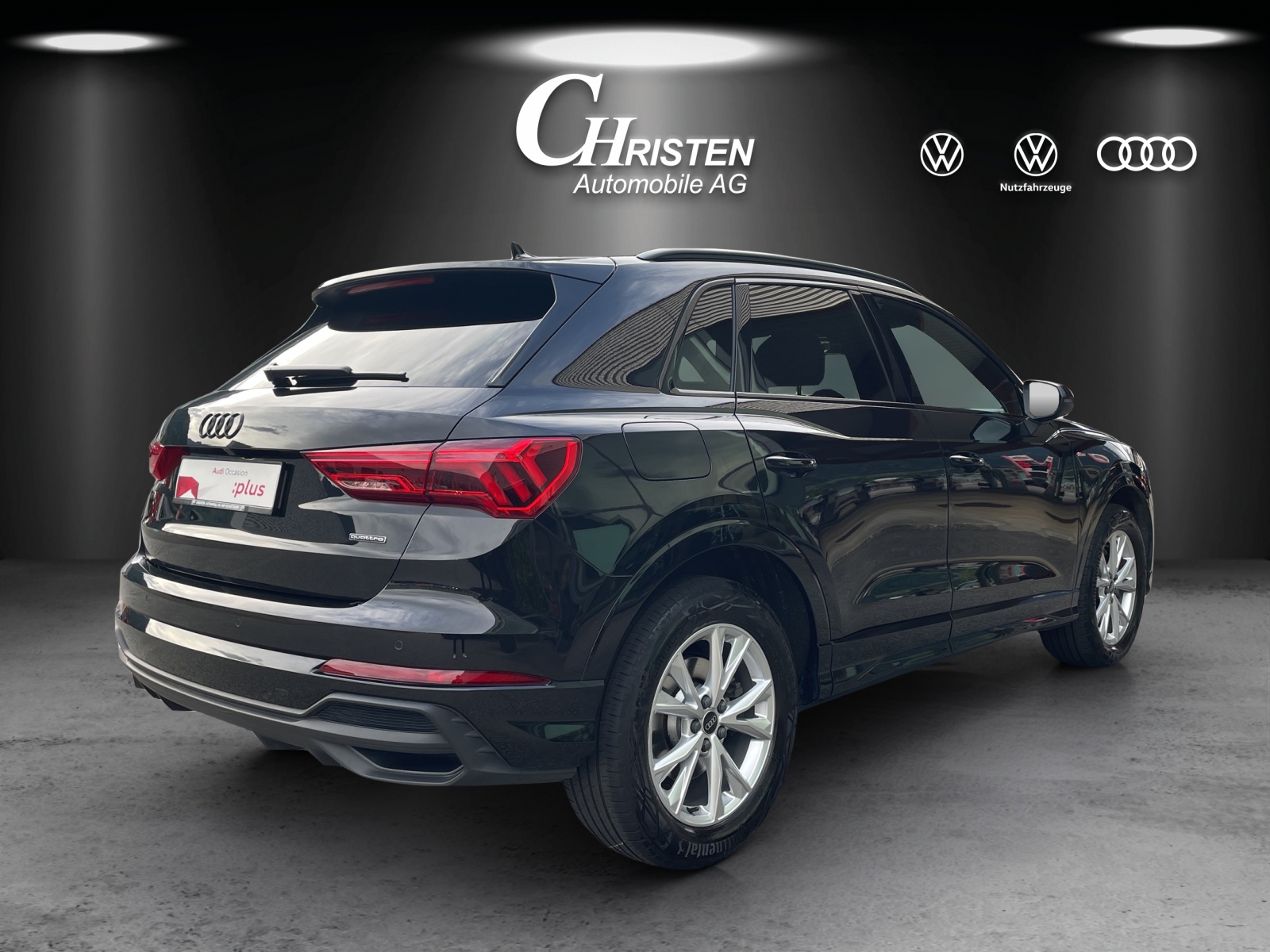 AUDI Q3 40 TFSI S line quattro S-tronic-image-5