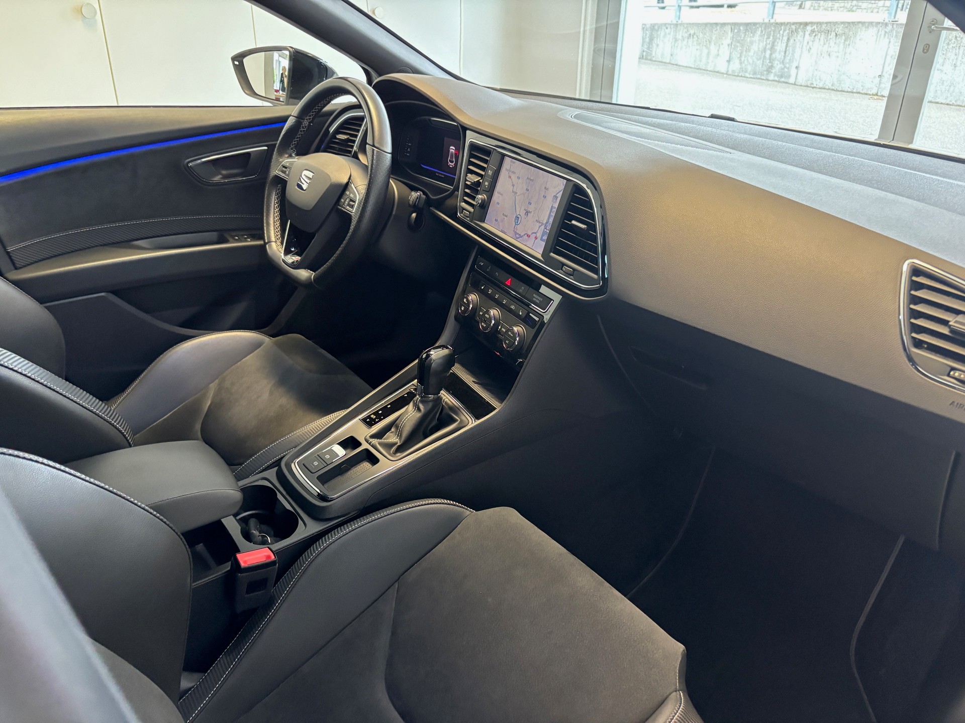SEAT Leon ST 2.0 TSI Cupra 300 4 Drive DSG-image-7