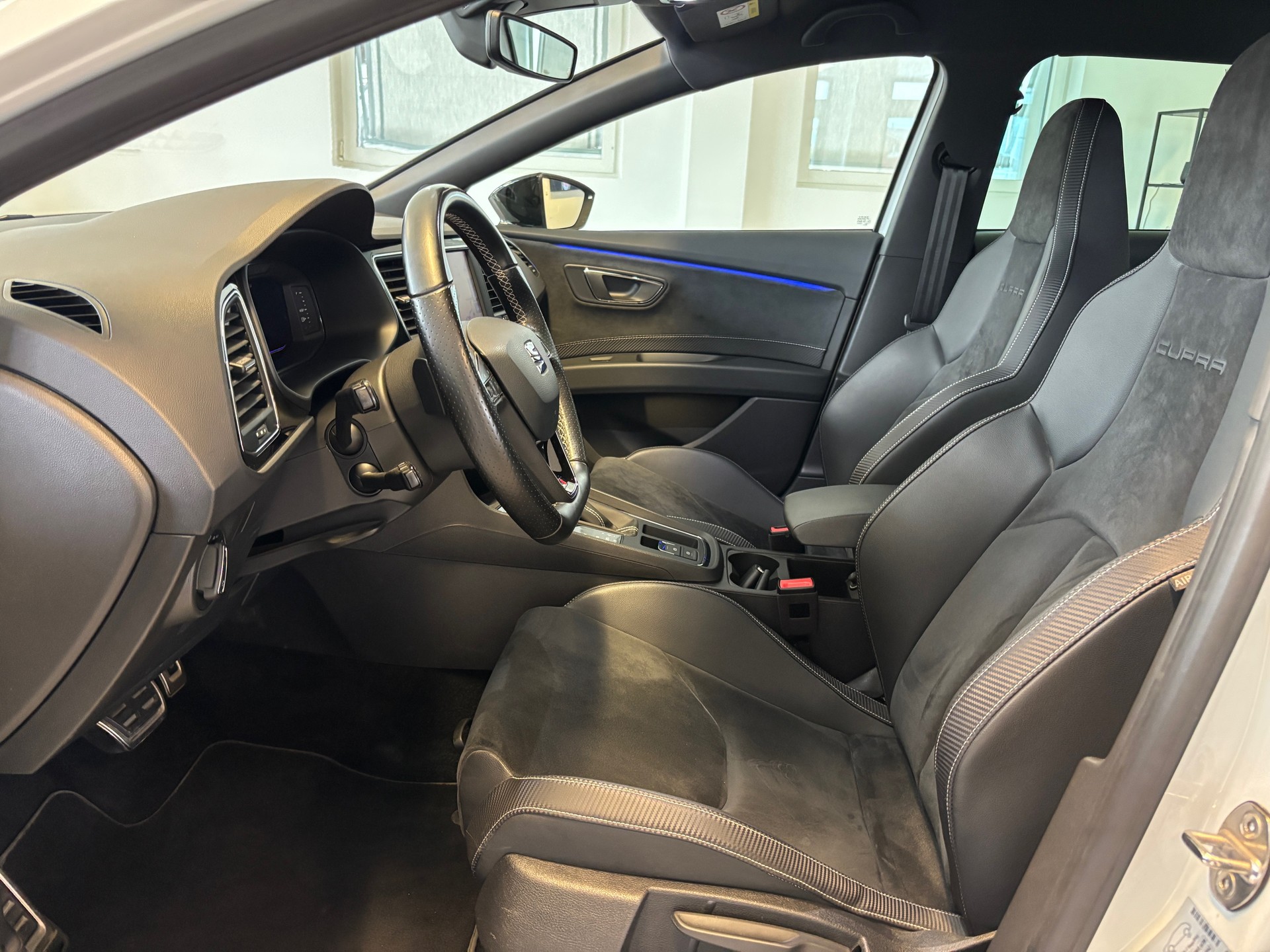 SEAT Leon ST 2.0 TSI Cupra 300 4 Drive DSG-image-6