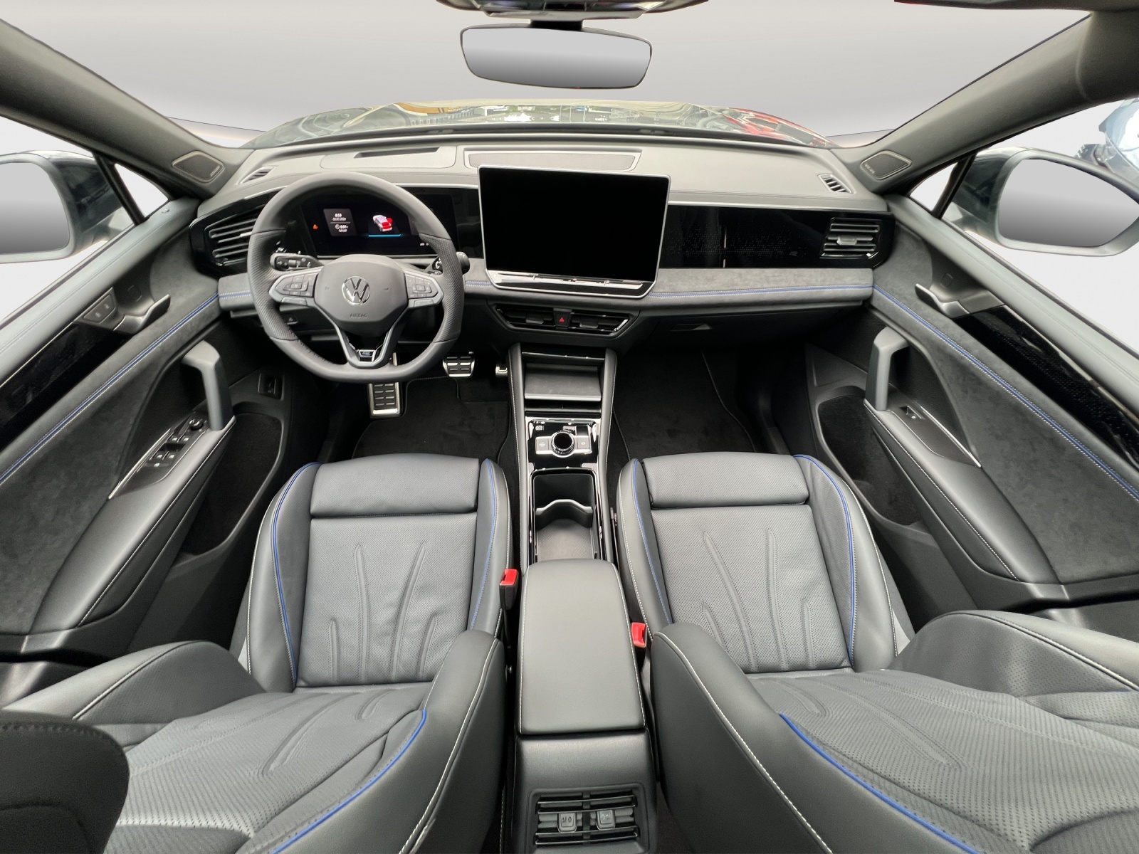 VW Tiguan 2.0 TSI DSG R-Line Plus 4Motion-image-10