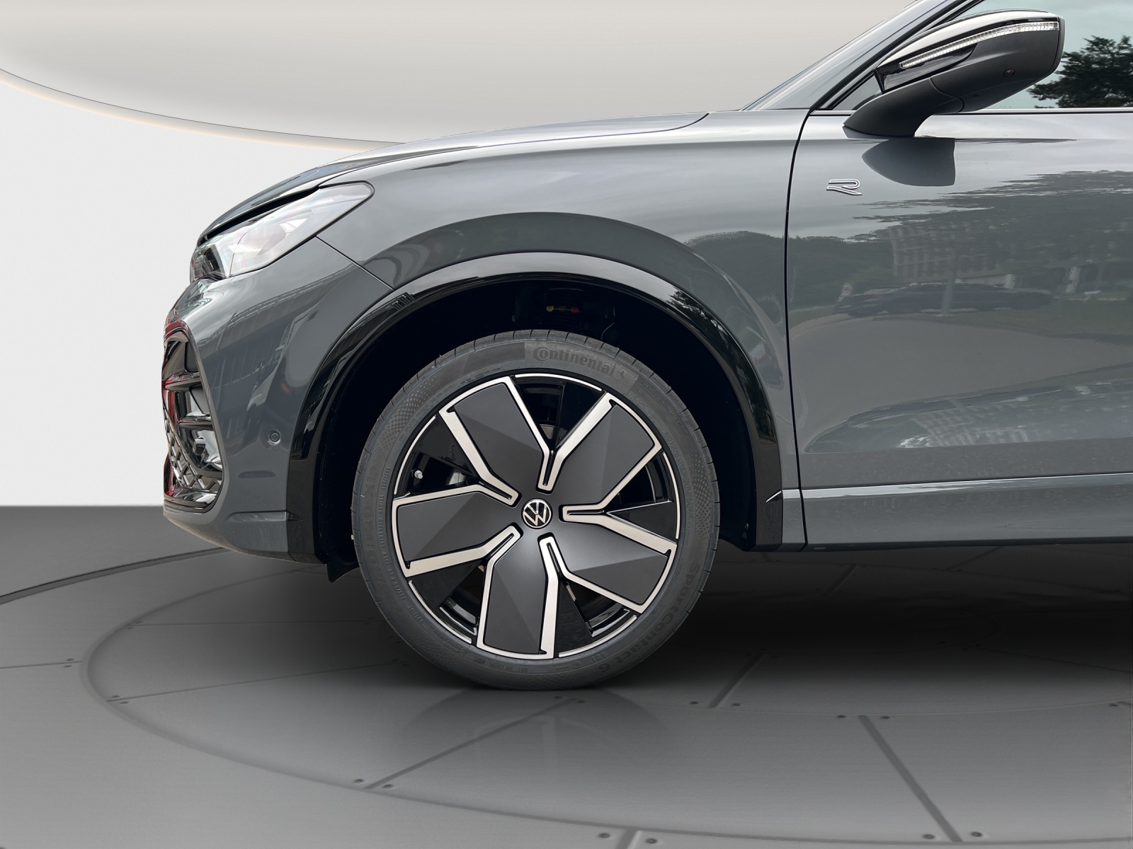 VW Tiguan 2.0 TSI DSG R-Line Plus 4Motion-image-7