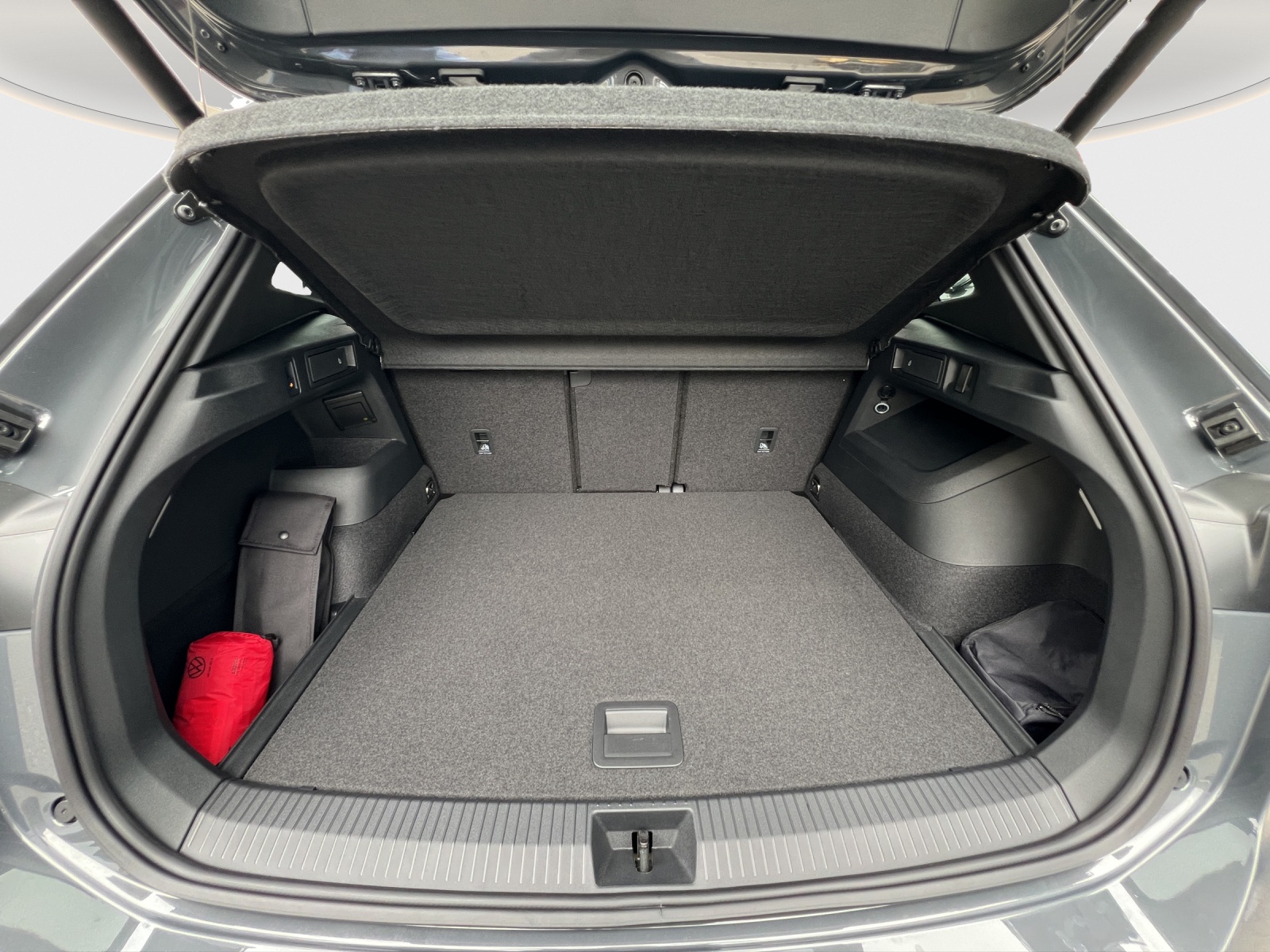 VW Tiguan 2.0 TSI DSG R-Line Plus 4Motion-image-12