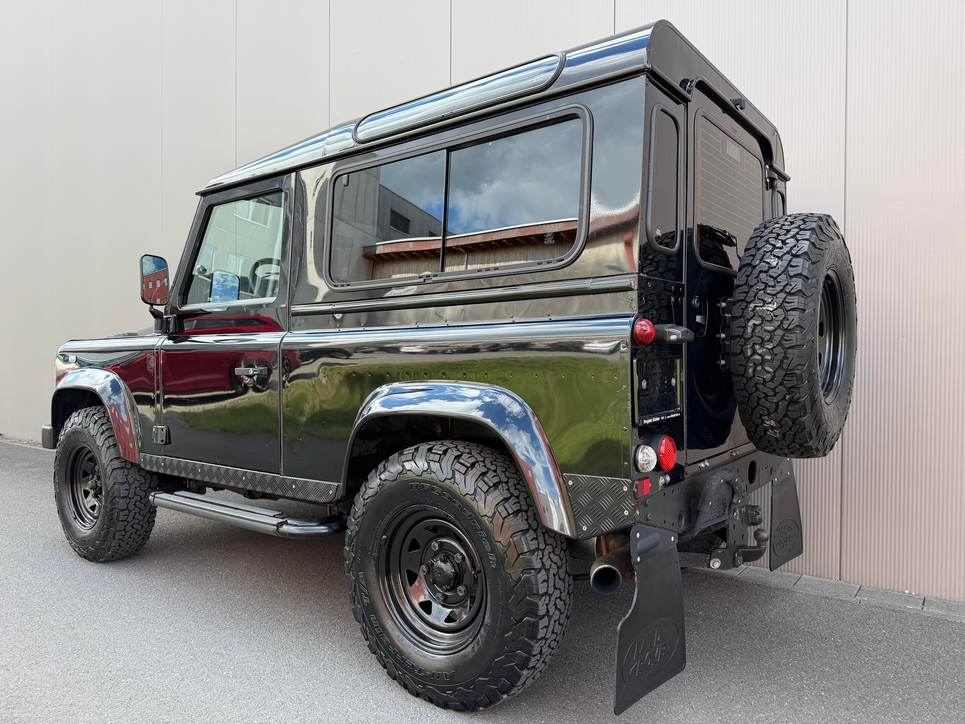 LAND ROVER Defender 90 TD5 BLACK EDITION-showroom-element-2