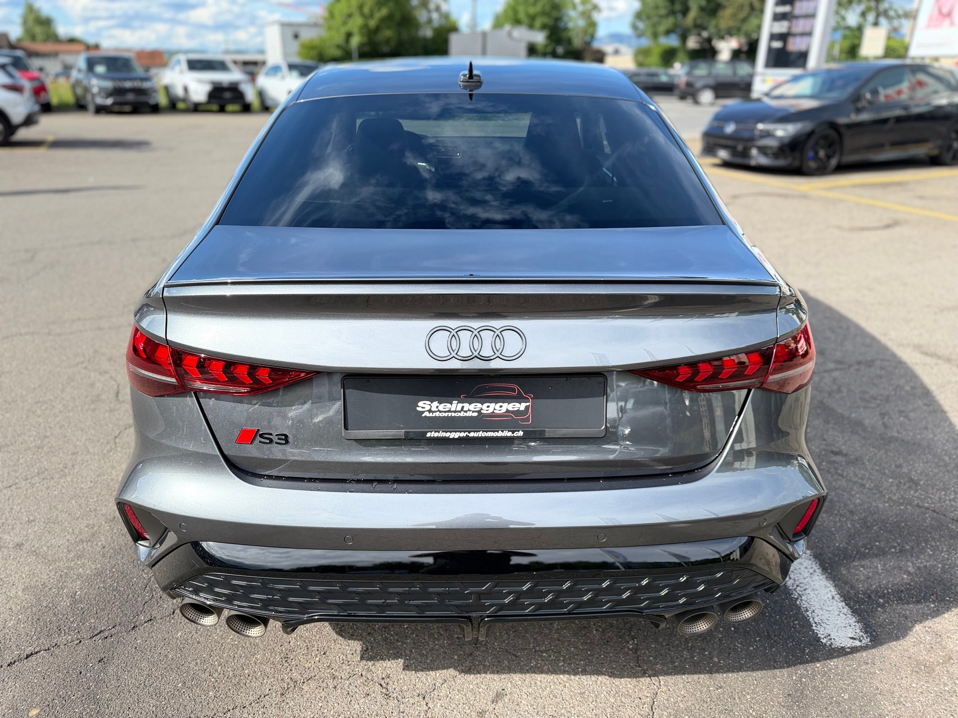 AUDI S3 Limousine TFSI quattro S-tronic ° Vollausstattung ° Akrapovic °-image-8