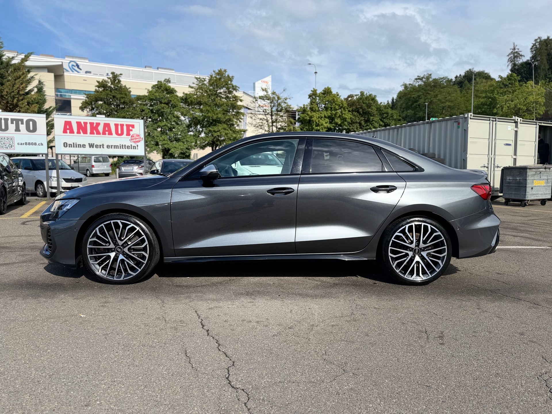 AUDI S3 Limousine TFSI quattro S-tronic ° Vollausstattung ° Akrapovic °-image-6