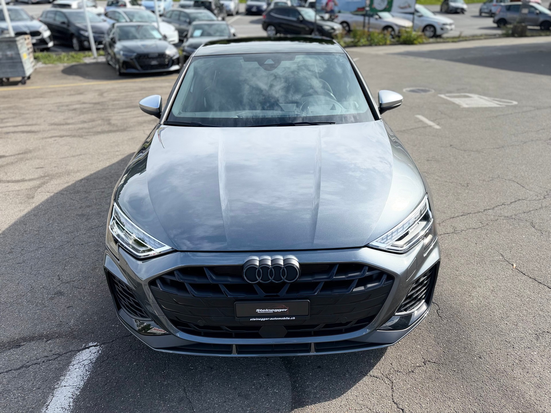 AUDI S3 Limousine TFSI quattro S-tronic ° Vollausstattung ° Akrapovic °-image-2