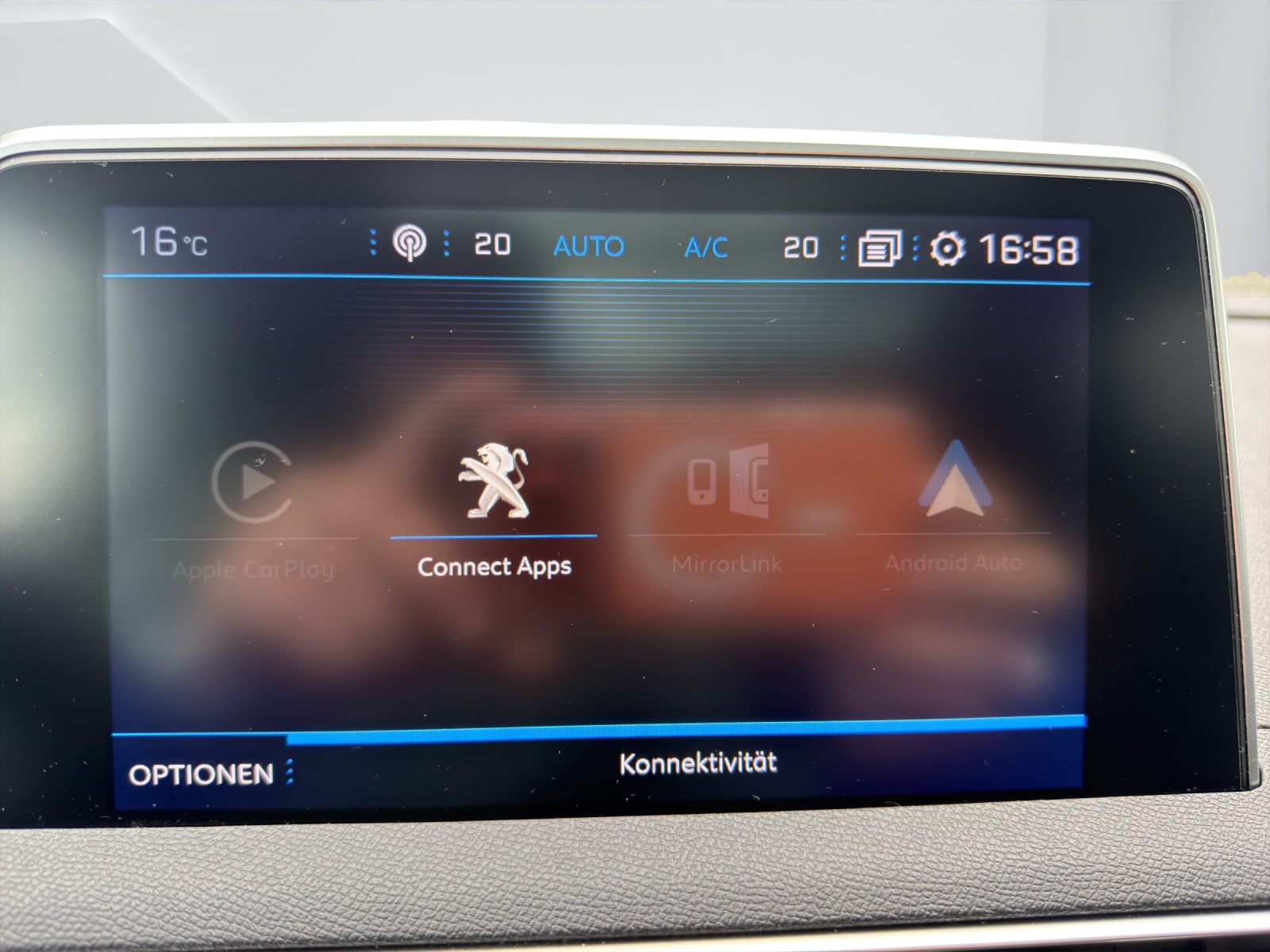 PEUGEOT 3008 1.2 PureTech Crossway EAT-image-20
