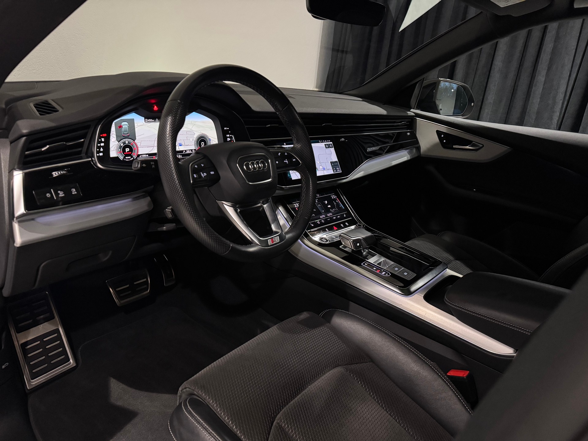 AUDI Q8 50 TDI Black Edition quattro tiptronic | 1.Hand |-image-14